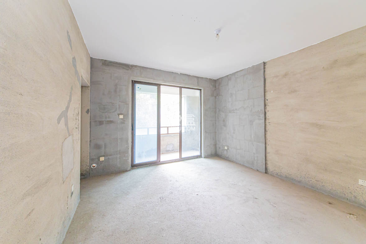 九峰拾號院  4室2厅2卫    210.0万 九峰拾號院  4室2厅2卫    210.0万客厅