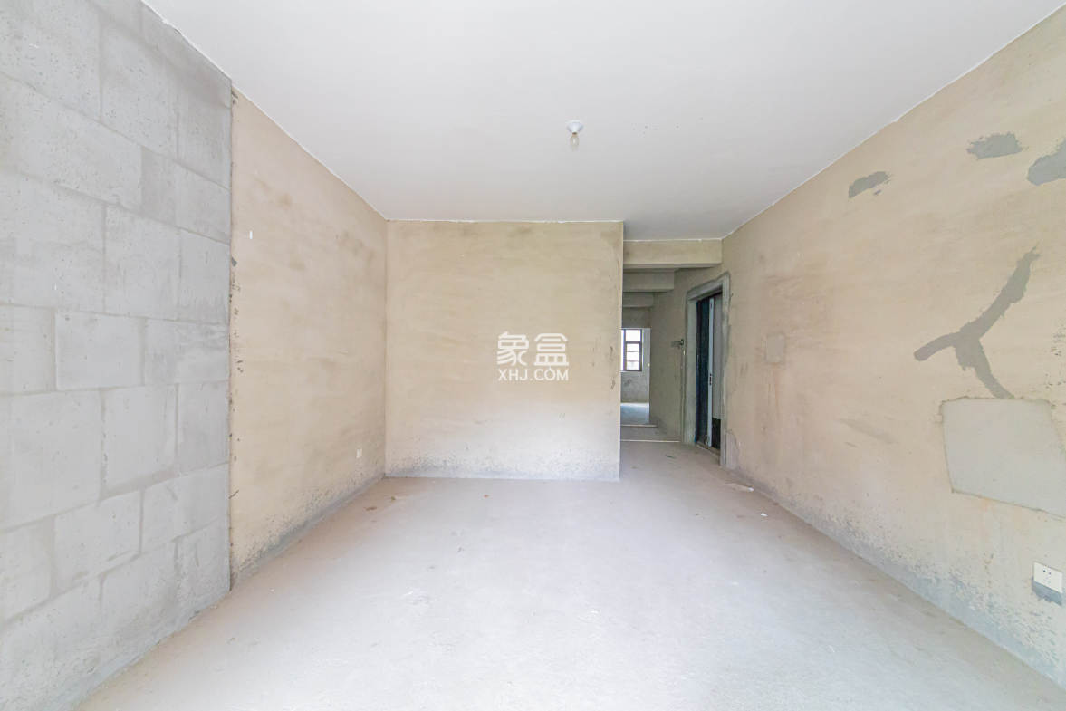 九峰拾號院  4室2厅2卫    210.0万 九峰拾號院  4室2厅2卫    210.0万客厅