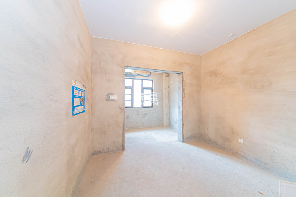 九峰拾號院  4室2厅2卫    210.0万 九峰拾號院  4室2厅2卫    210.0万客厅