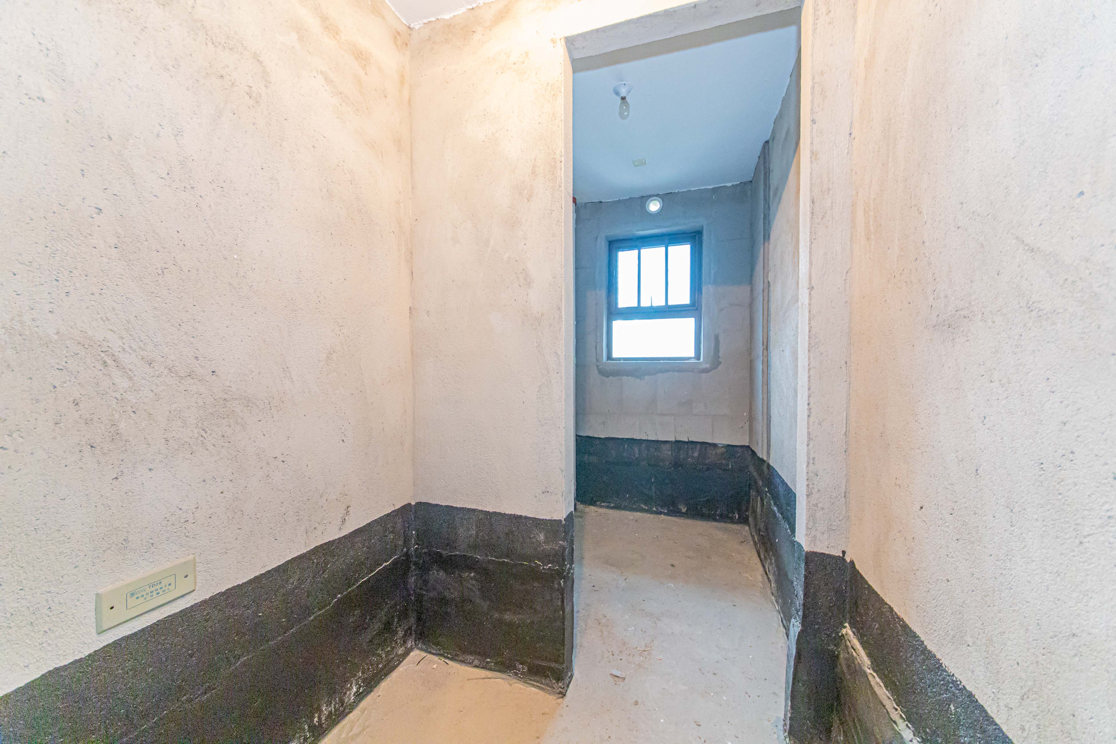 九峰拾號院  4室2厅2卫    210.0万卫生间