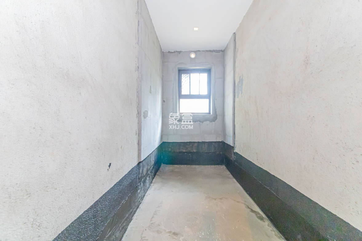 九峰拾號院  4室2厅2卫    210.0万 九峰拾號院  4室2厅2卫    210.0万卫生间