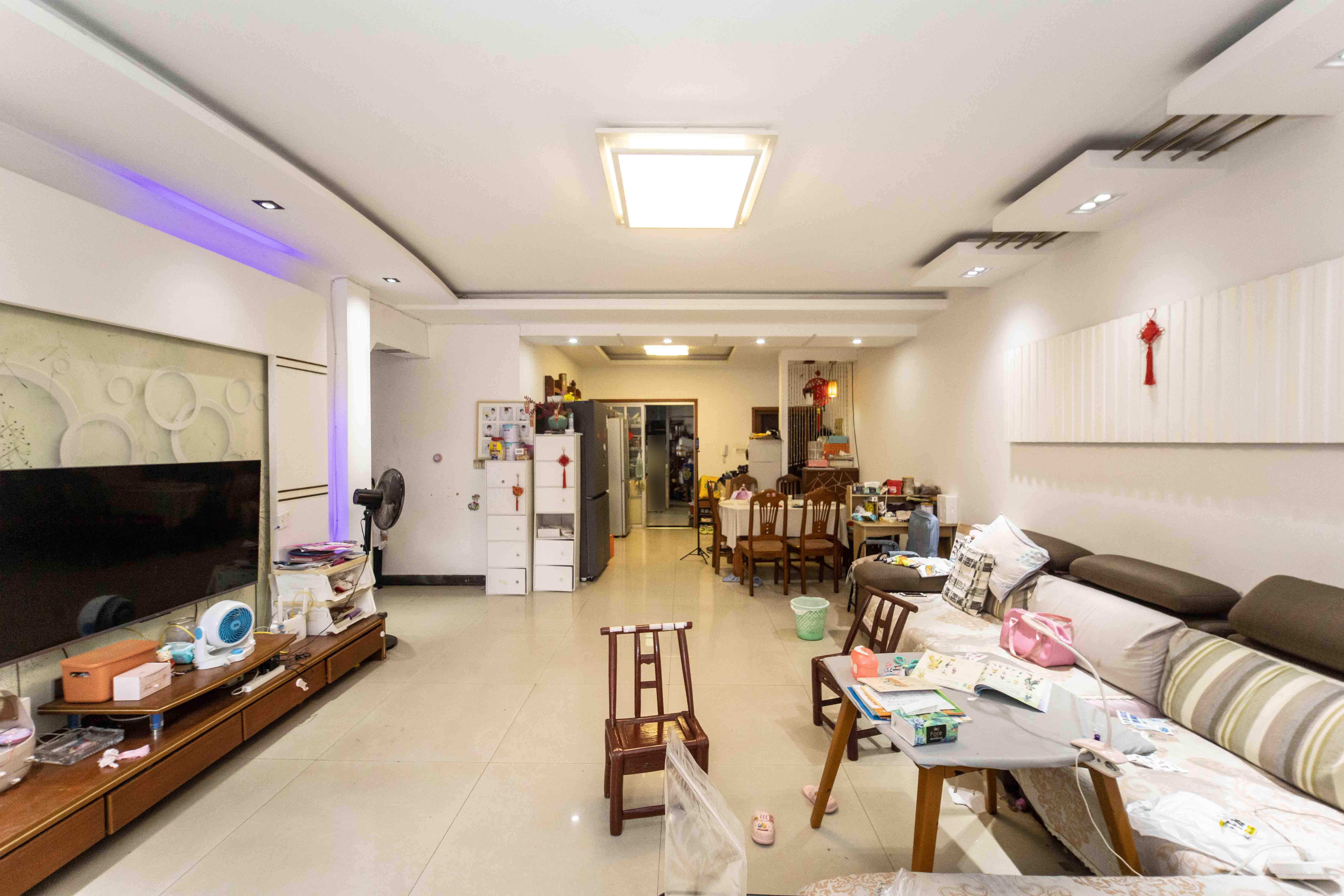 芙蓉苑  1室4厅2卫   120.00万客厅