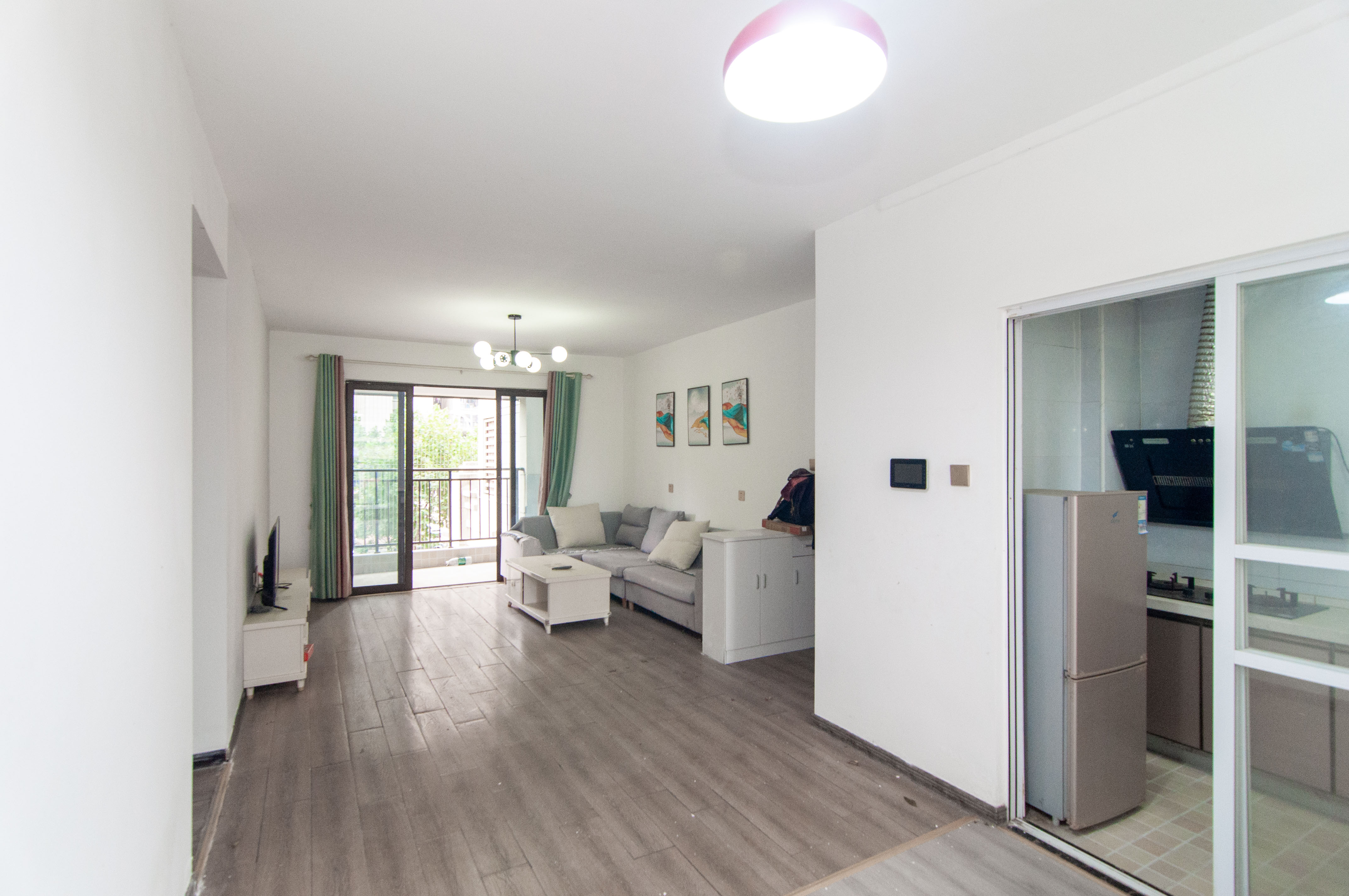 卓越浅水湾 4室2厅2卫 126.7万 卓越浅水湾 4室2厅2卫 126.7万客厅