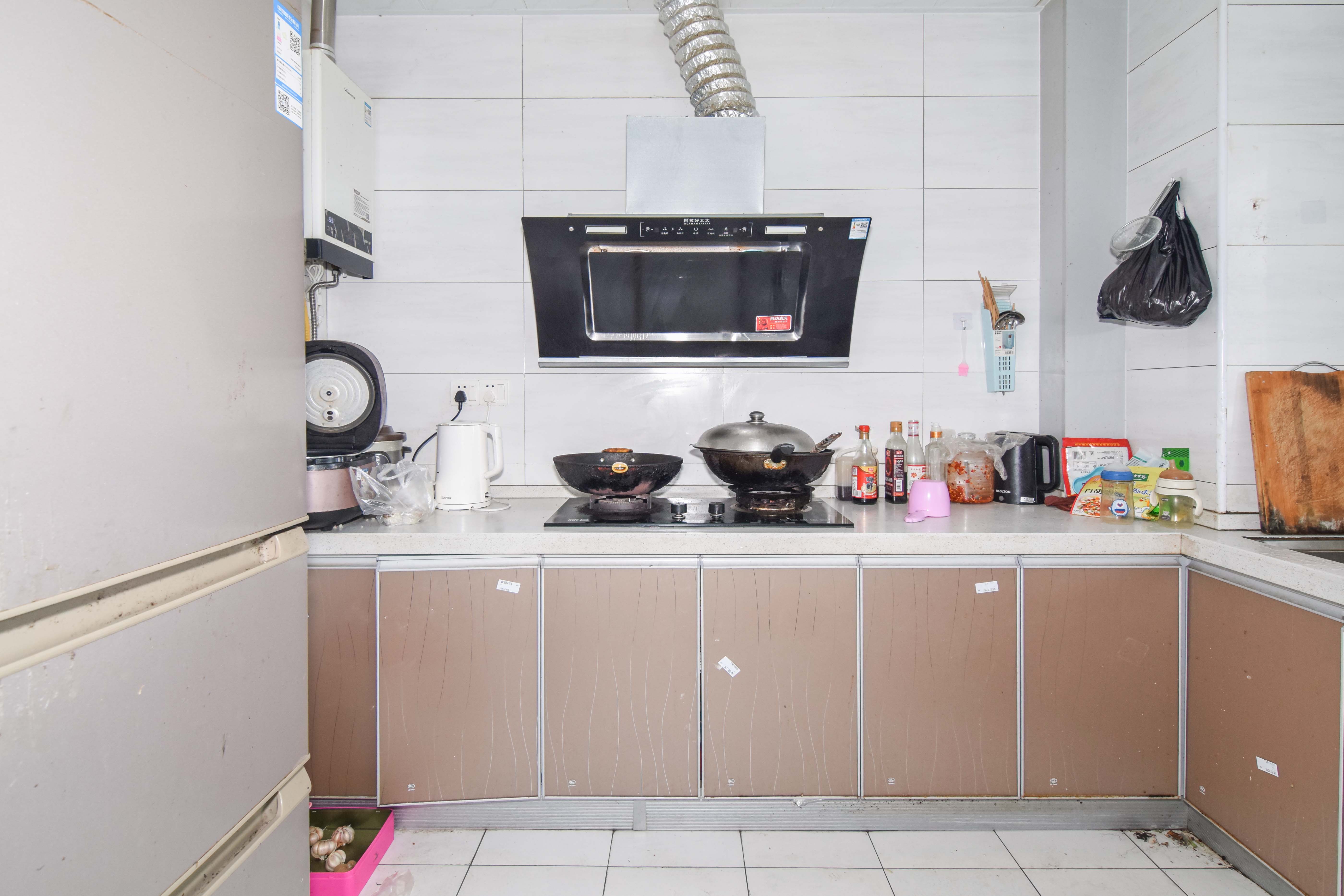 新华联梦想城  4室2厅2卫    115.0万厨房