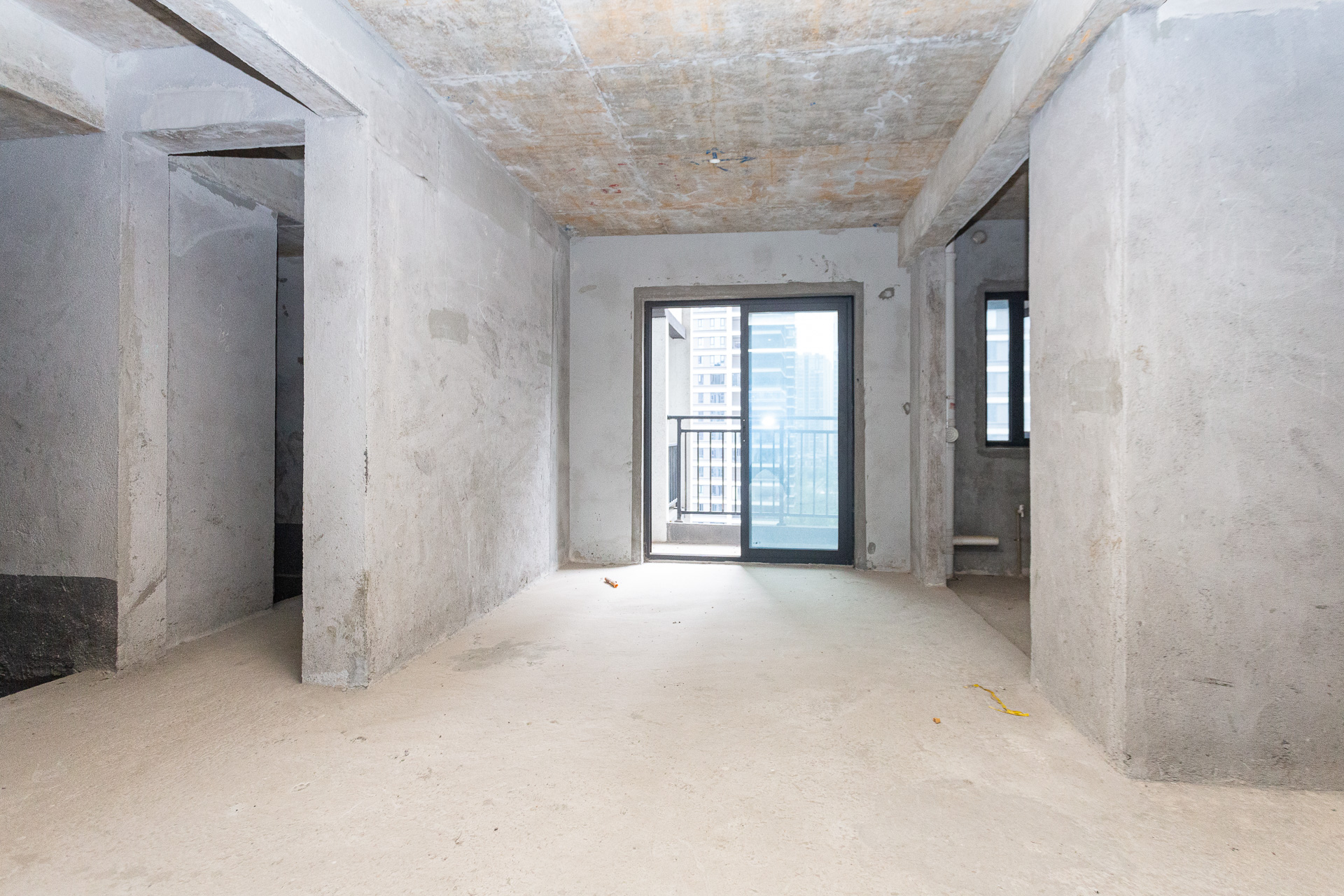 越秀湘江星汇城一期 4室2厅2卫 168.5万 越秀湘江星汇城一期 4室2厅2卫 168.5万客厅