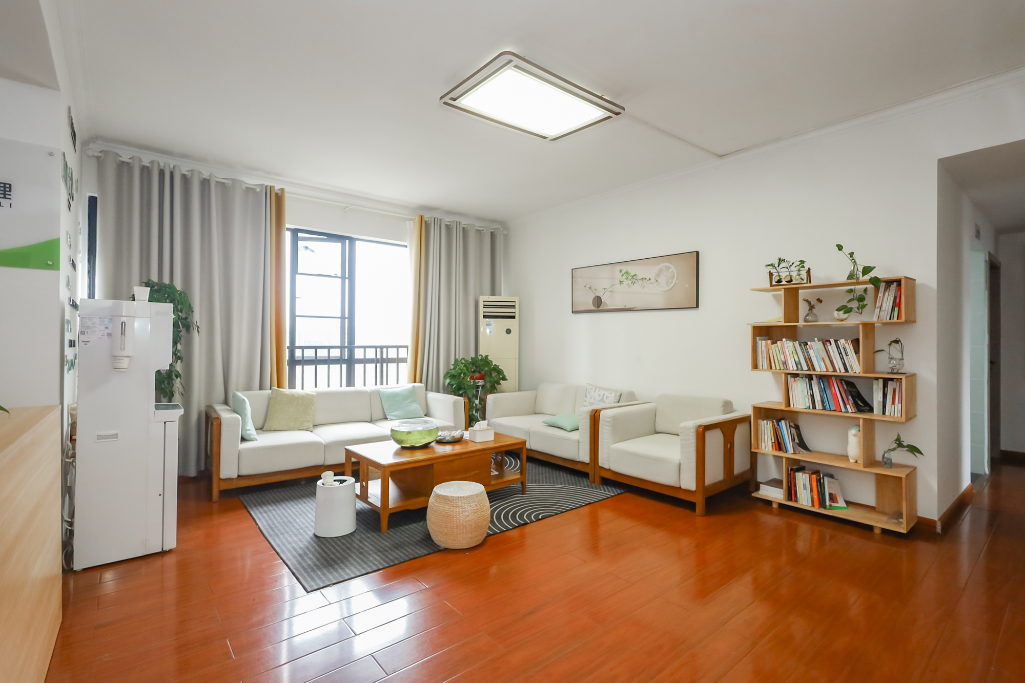 湘腾城市广场 3室2厅2卫 125.0万 湘腾城市广场 3室2厅2卫 125.0万客厅