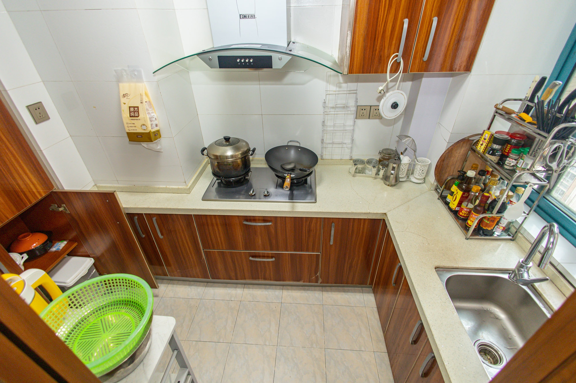 蝴蝶谷  3室2厅1卫    74.8万 蝴蝶谷  3室2厅1卫    74.8万厨房