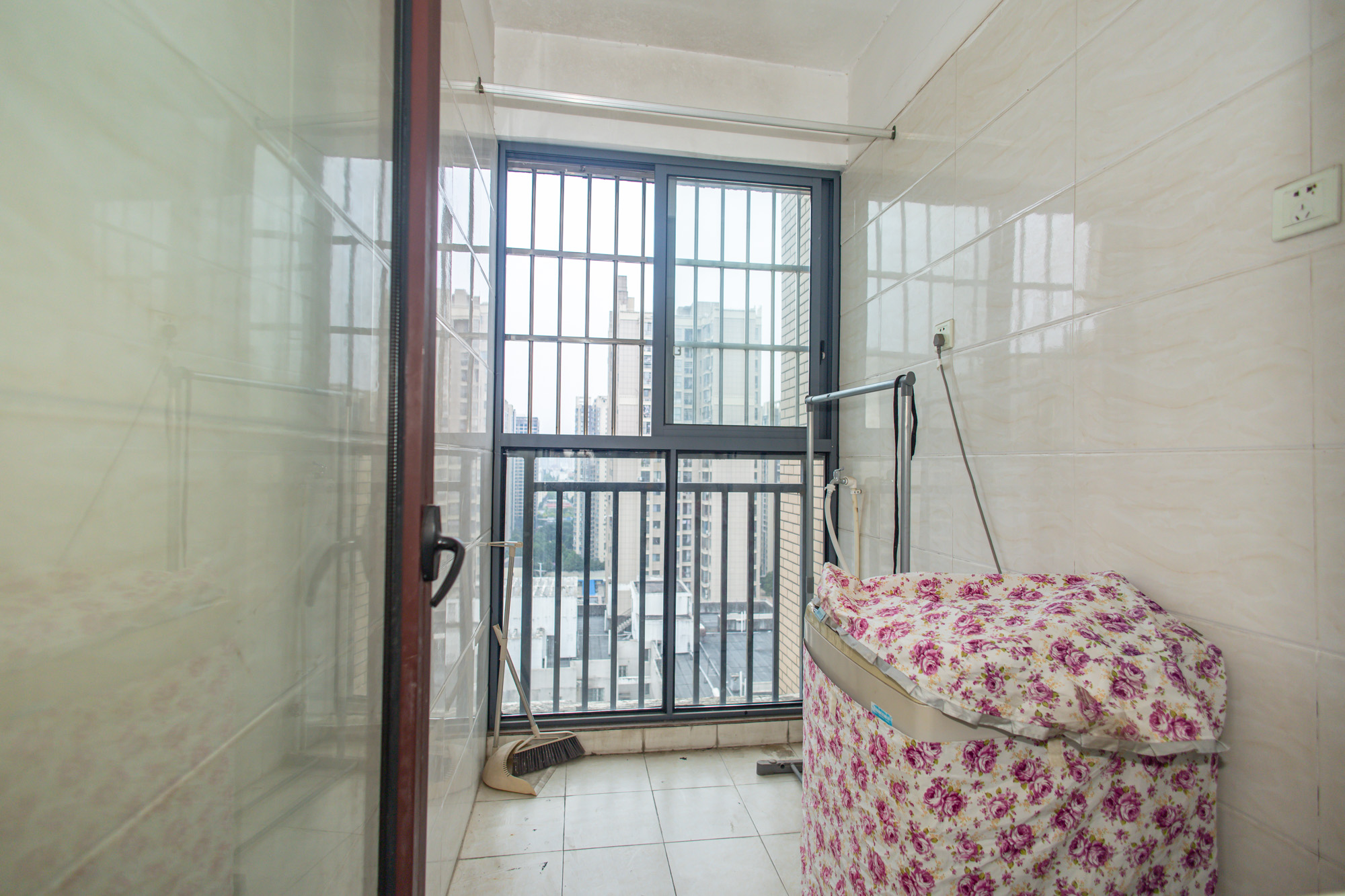 圆梦康乐城  1室1厅1卫    22.0万 圆梦康乐城  1室1厅1卫    22.0万阳台