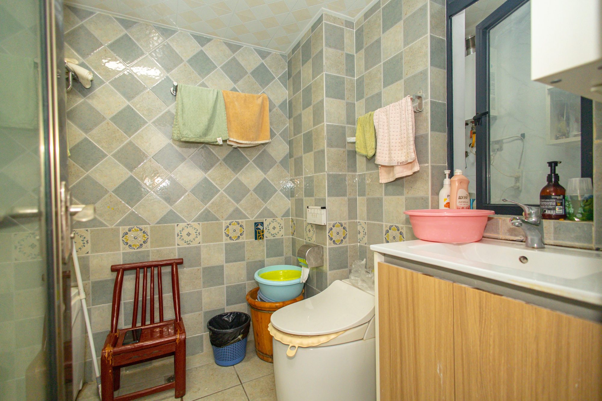 蓝山郡 3室2厅2卫 101.0万 蓝山郡 3室2厅2卫 101.0万卫生间