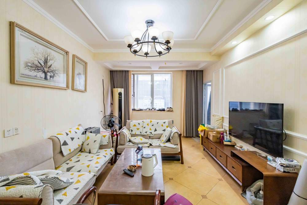 建鸿达现代公寓  2室1厅1卫   75.00万