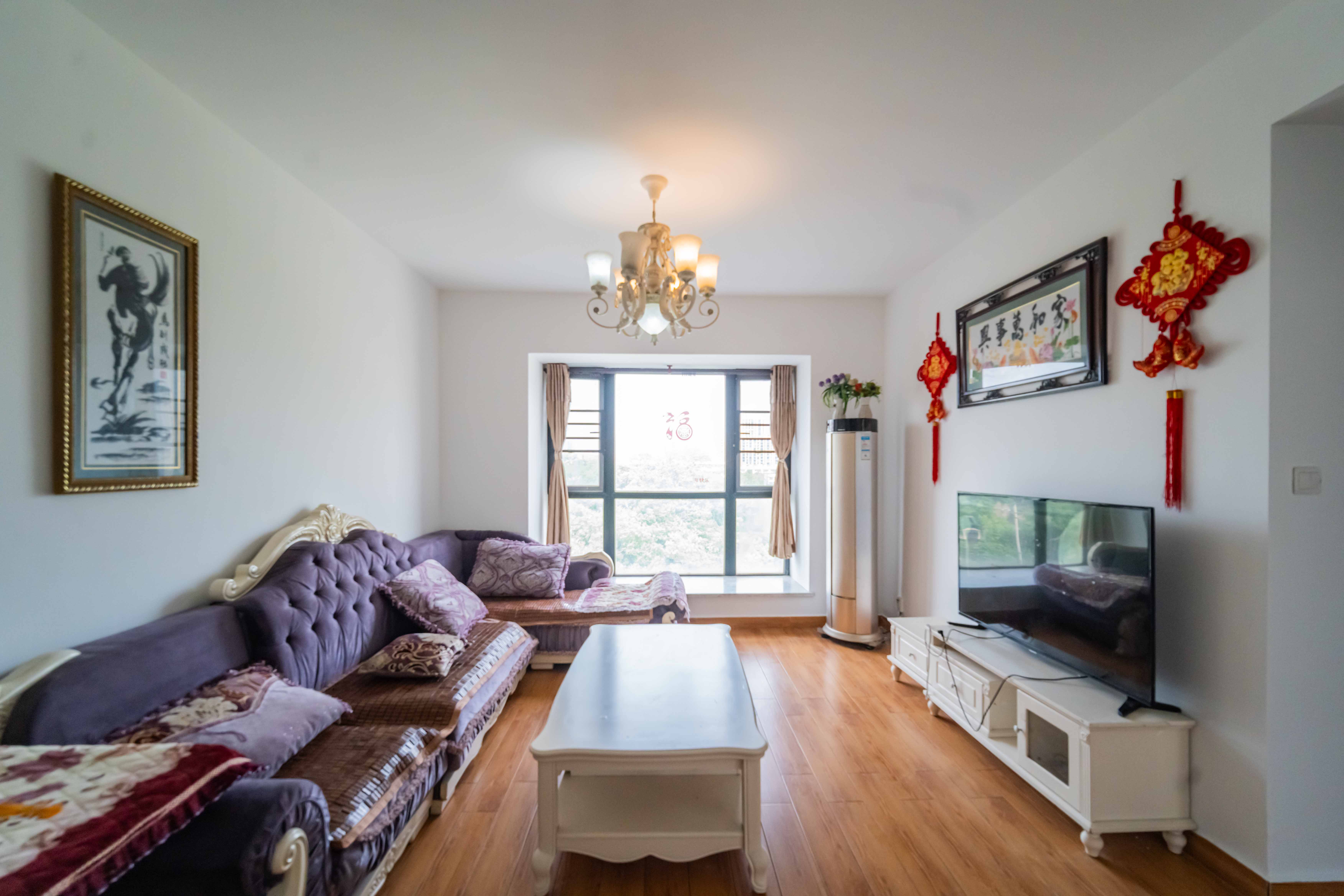 英郡年华 3室2厅1卫 85.0万 英郡年华 3室2厅1卫 85.0万客厅