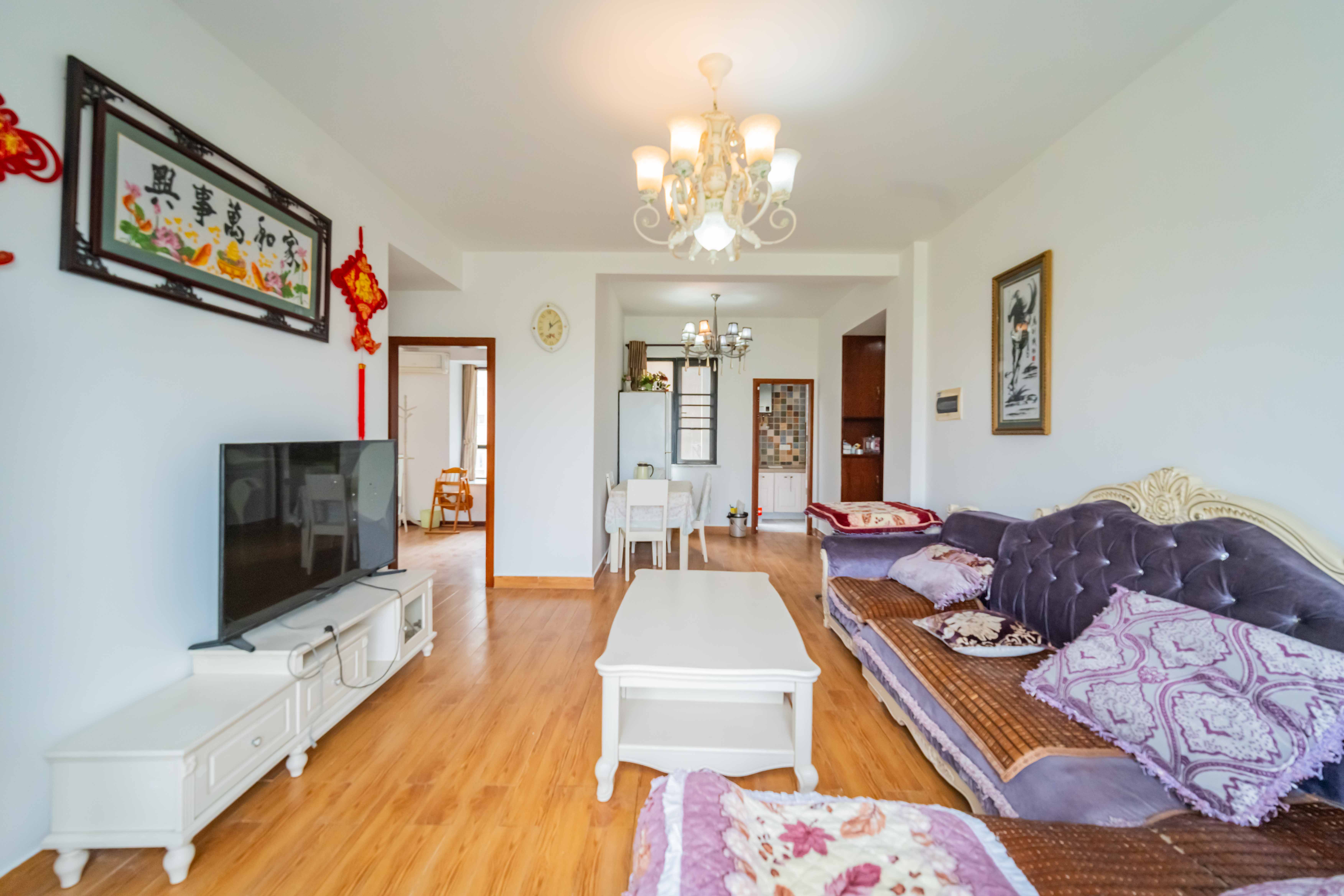 英郡年华 3室2厅1卫 85.0万 英郡年华 3室2厅1卫 85.0万客厅