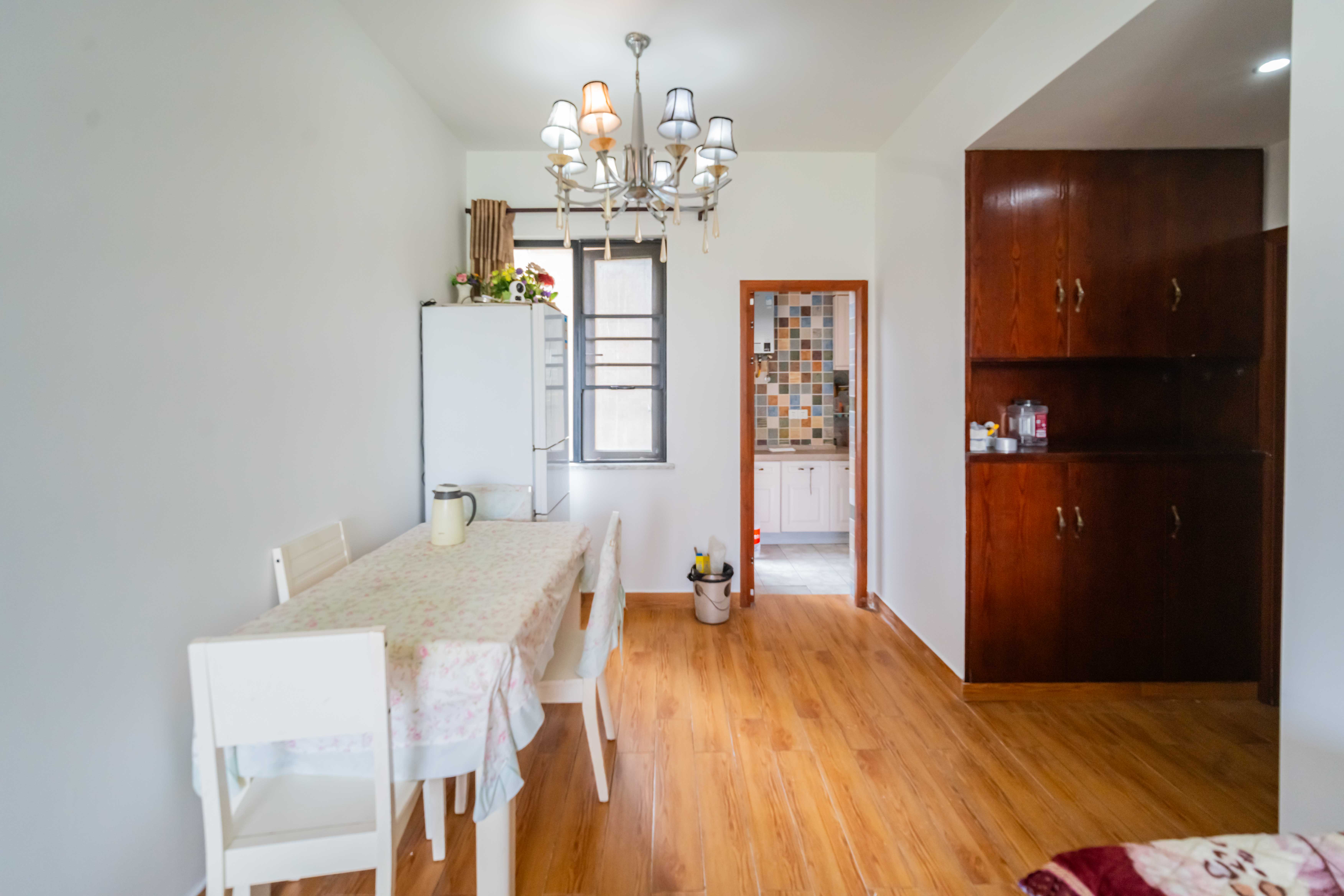 英郡年华 3室2厅1卫 85.0万 英郡年华 3室2厅1卫 85.0万客厅