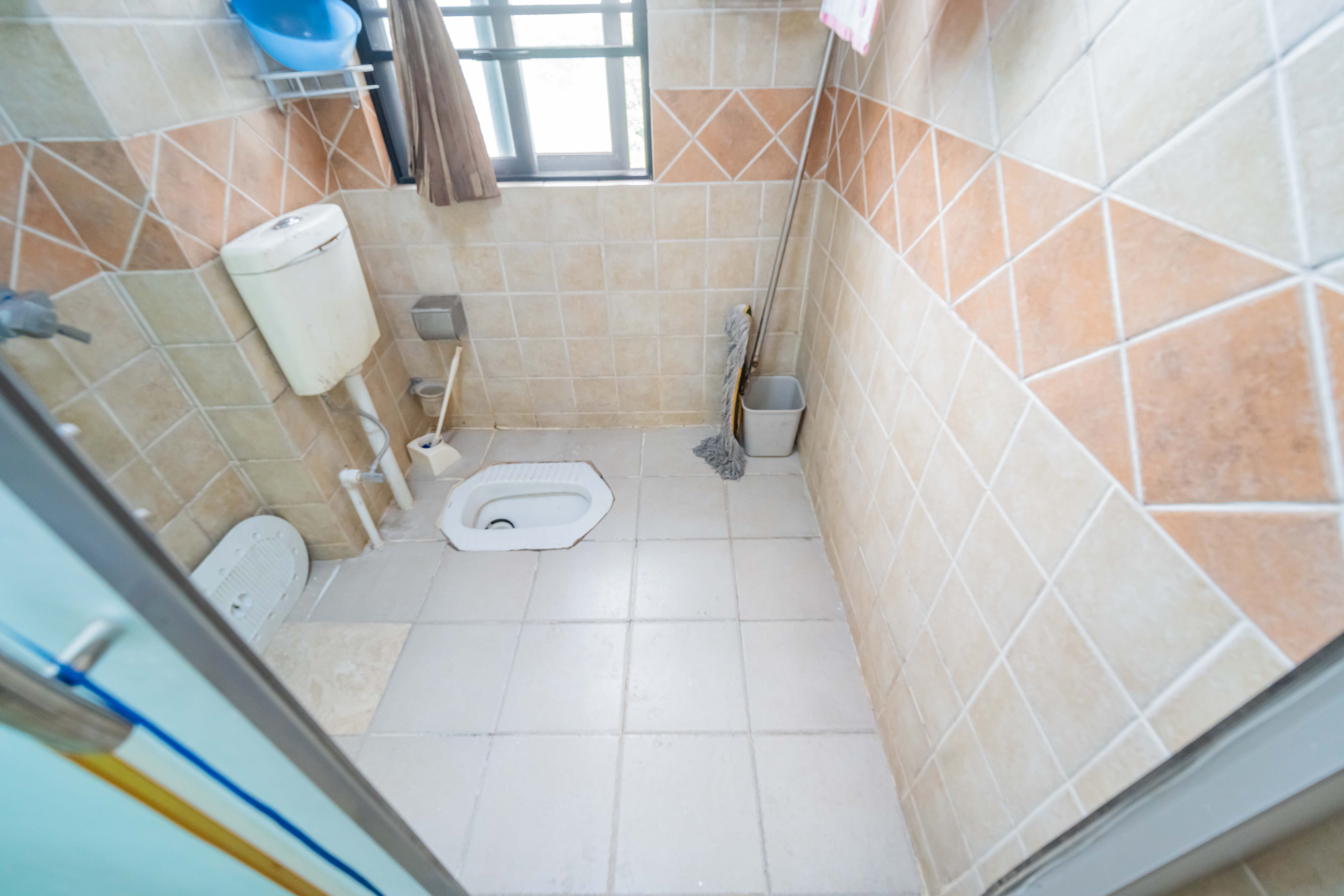 英郡年华 3室2厅1卫 85.0万 英郡年华 3室2厅1卫 85.0万卫生间