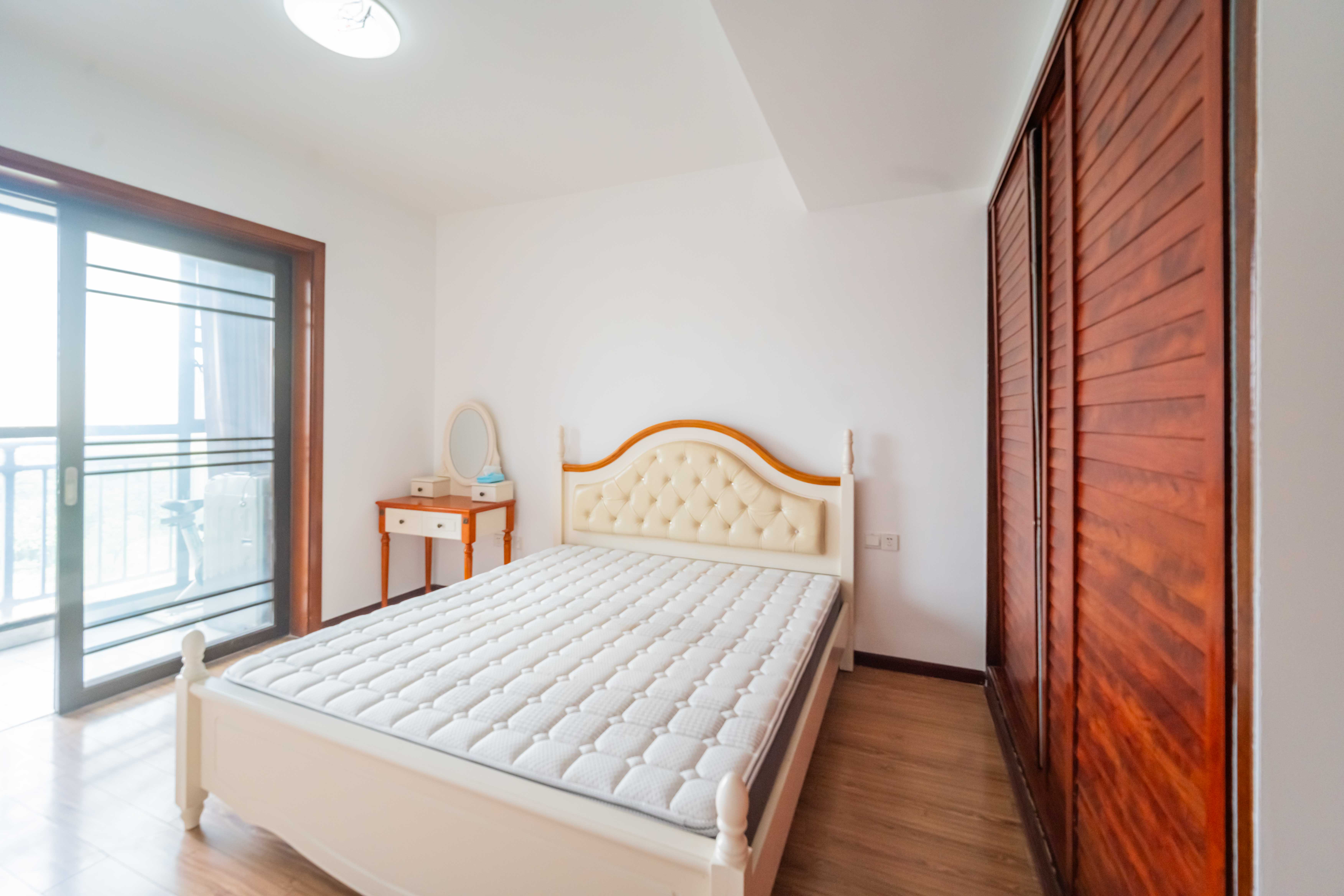 英郡年华 3室2厅1卫 85.0万 英郡年华 3室2厅1卫 85.0万卧室