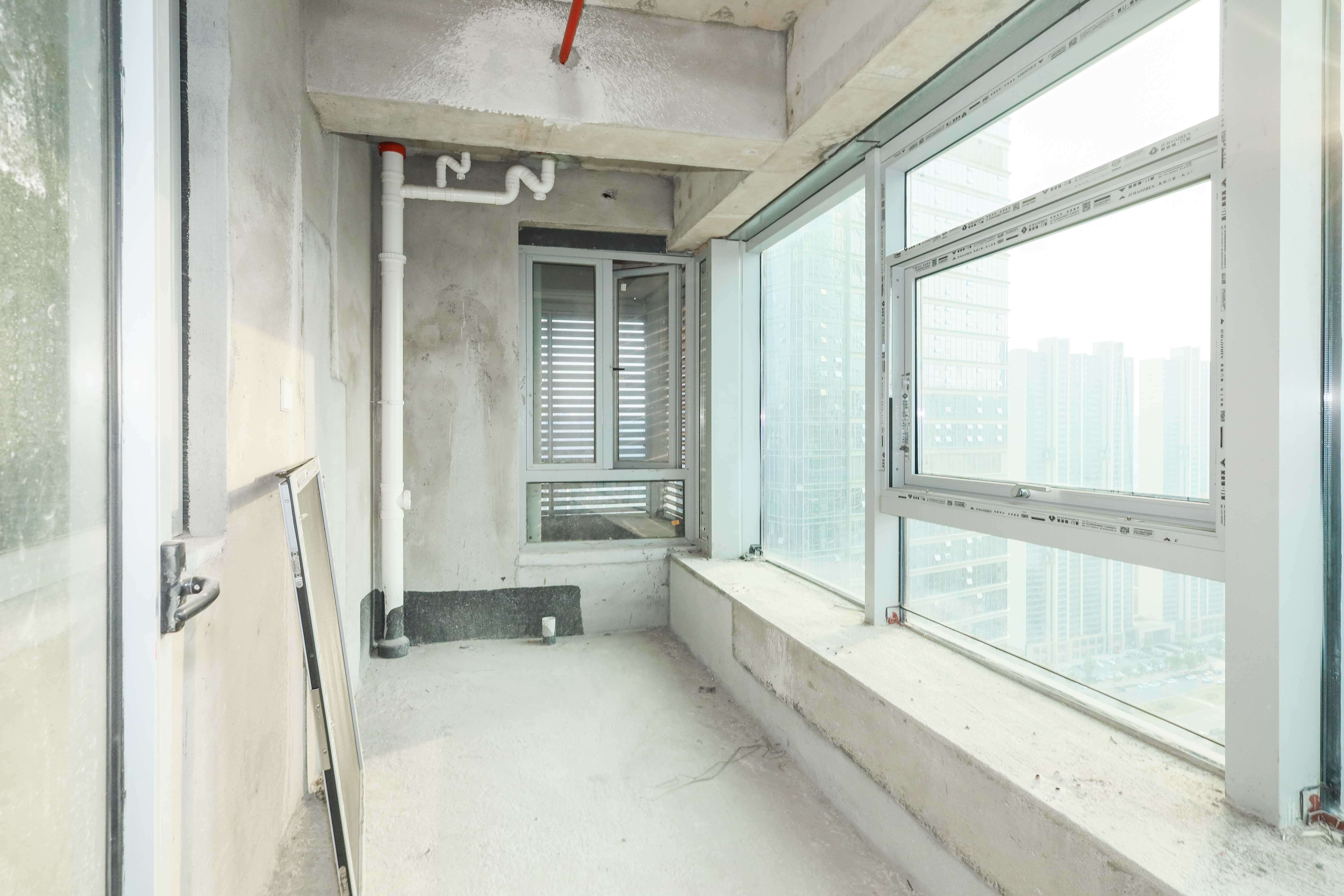 福晟翡翠湾 4室2厅2卫 458.0万 福晟翡翠湾 4室2厅2卫 458.0万厨房