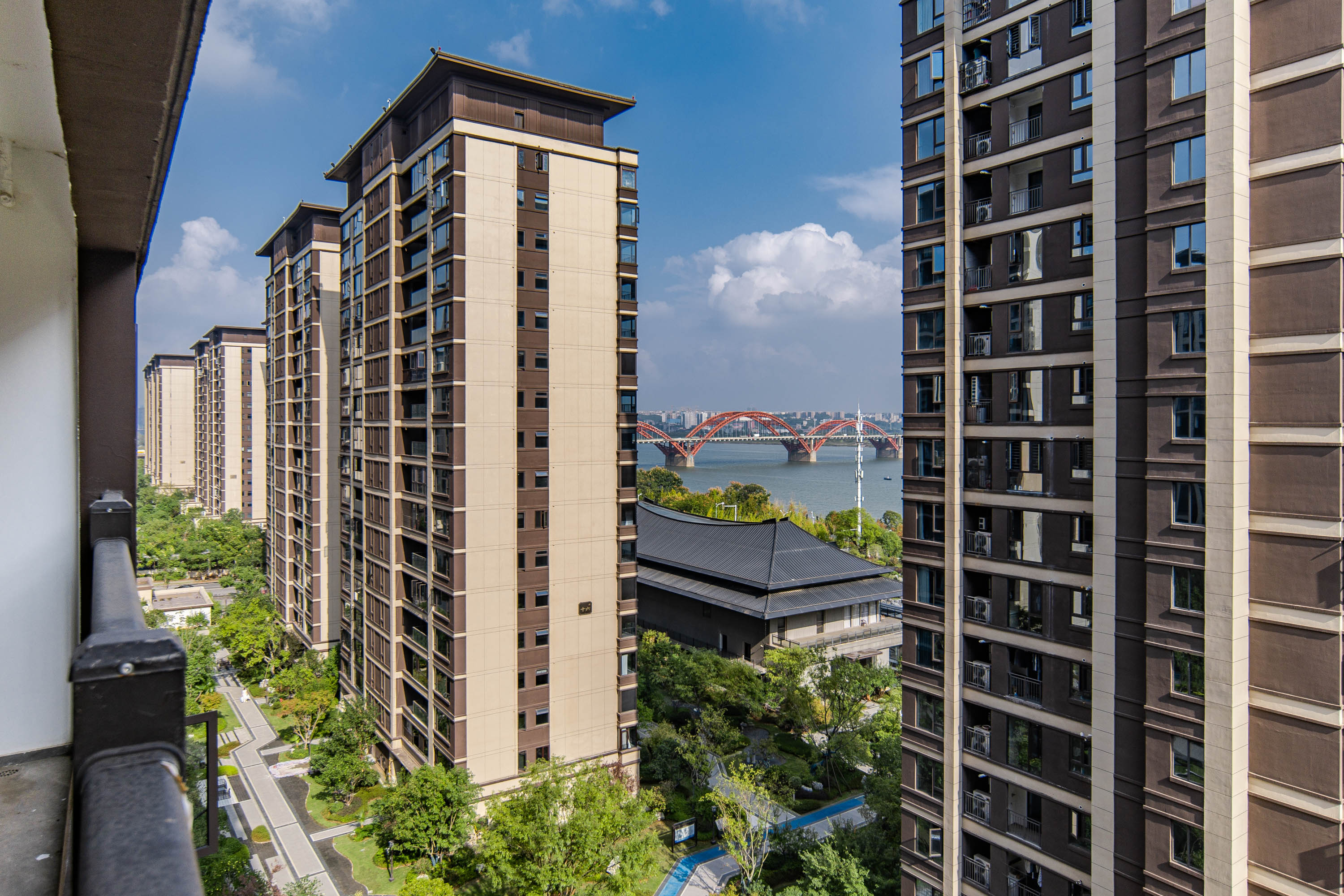 建发电建江山悦  4室2厅2卫   224.00万其他