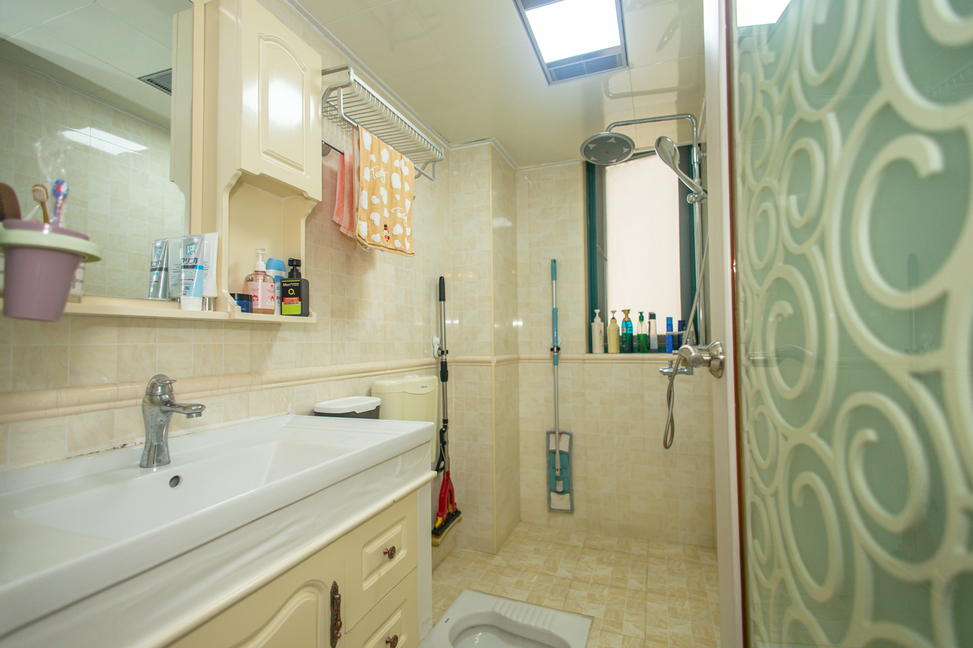 蝴蝶谷 2室2厅1卫 57.8万 蝴蝶谷 2室2厅1卫 57.8万卫生间