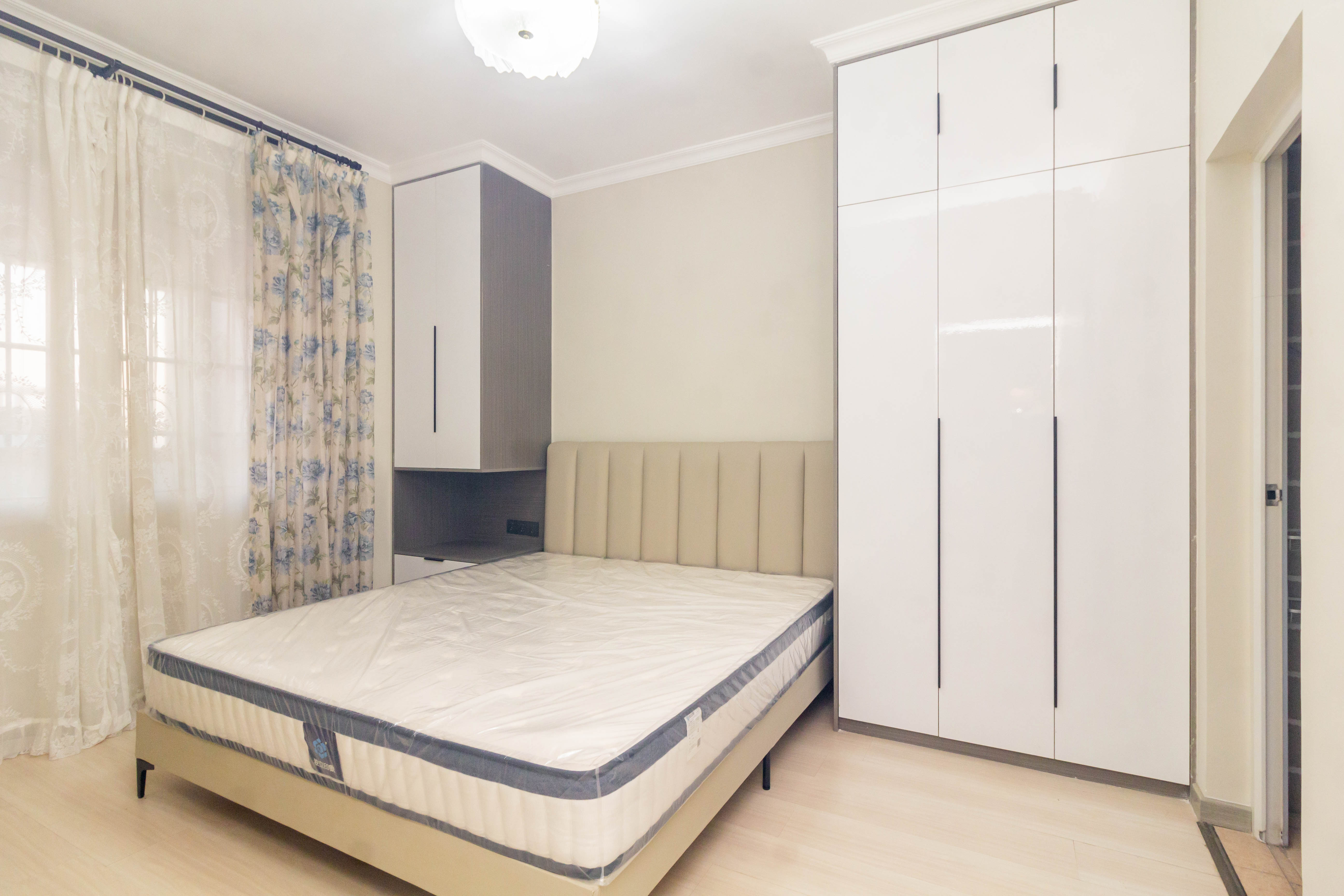 未来蜂巢  3室2厅2卫    45.8万 未来蜂巢  3室2厅2卫    45.8万卧室