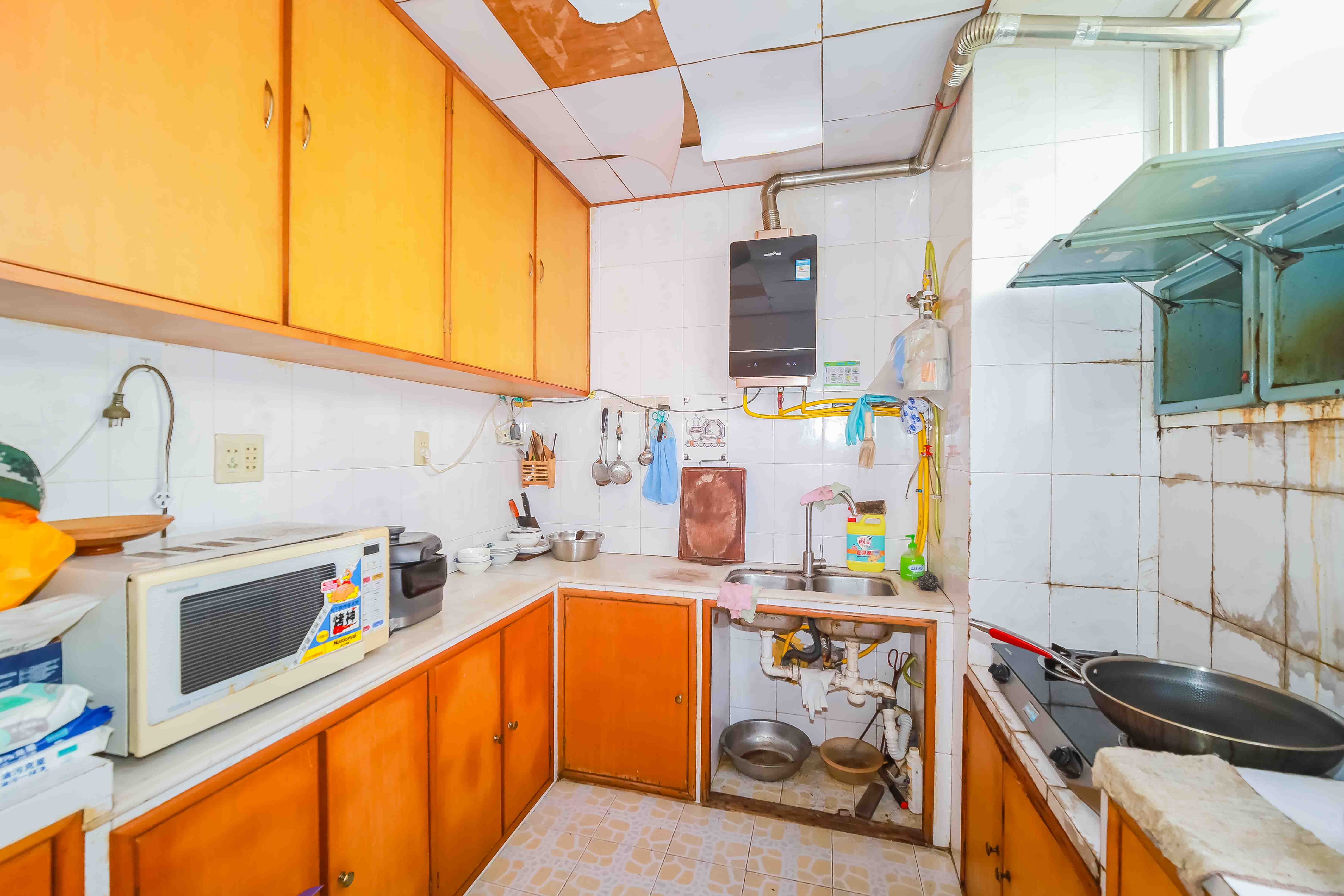 湖南石油化学工业局小区(侯家塘化工厅) 2室2厅1卫 55.0万 湖南石油化学工业局小区(侯家塘化工厅) 2室2厅1卫 55.0万厨房