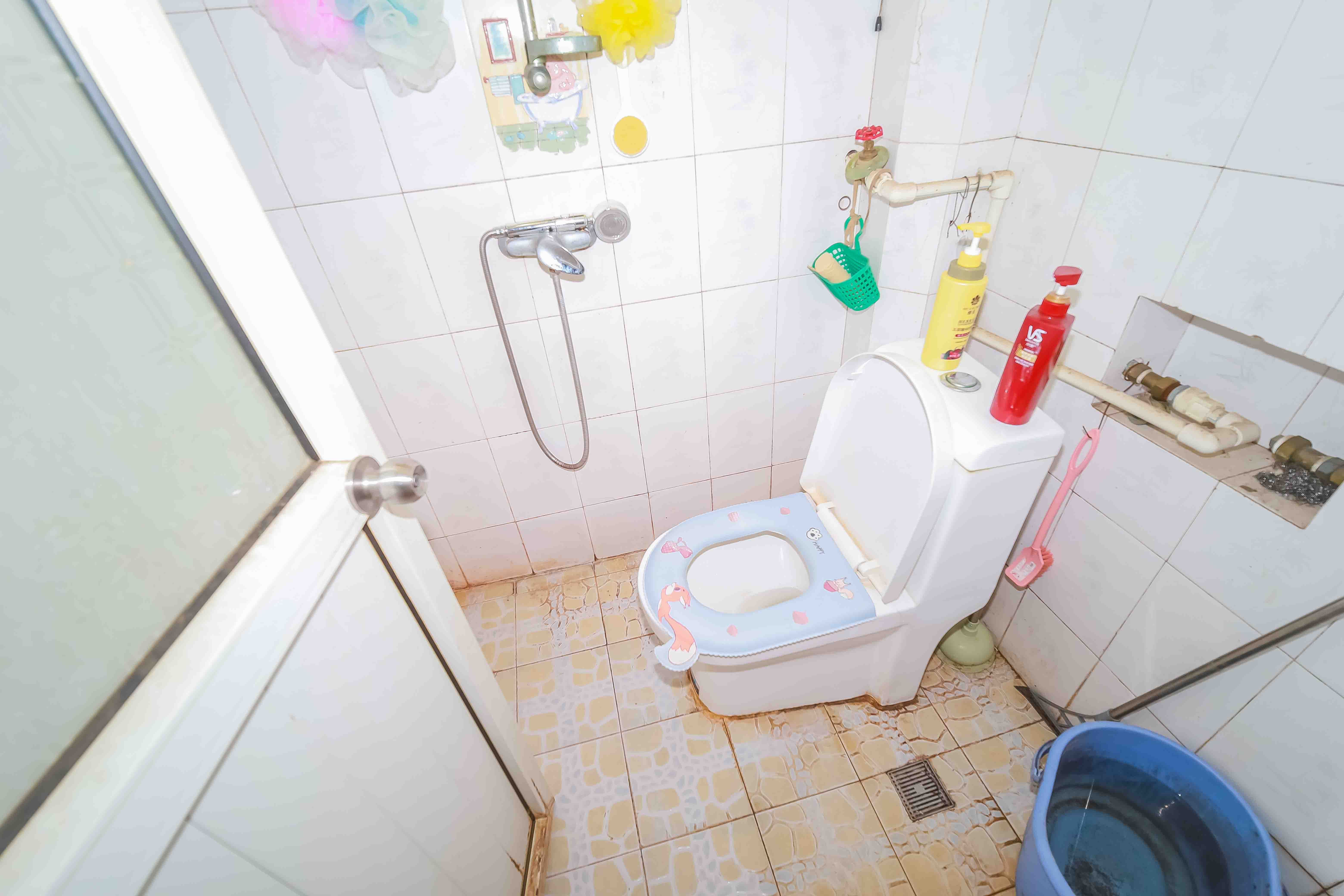 湖南石油化学工业局小区(侯家塘化工厅) 2室2厅1卫 55.0万 湖南石油化学工业局小区(侯家塘化工厅) 2室2厅1卫 55.0万卫生间