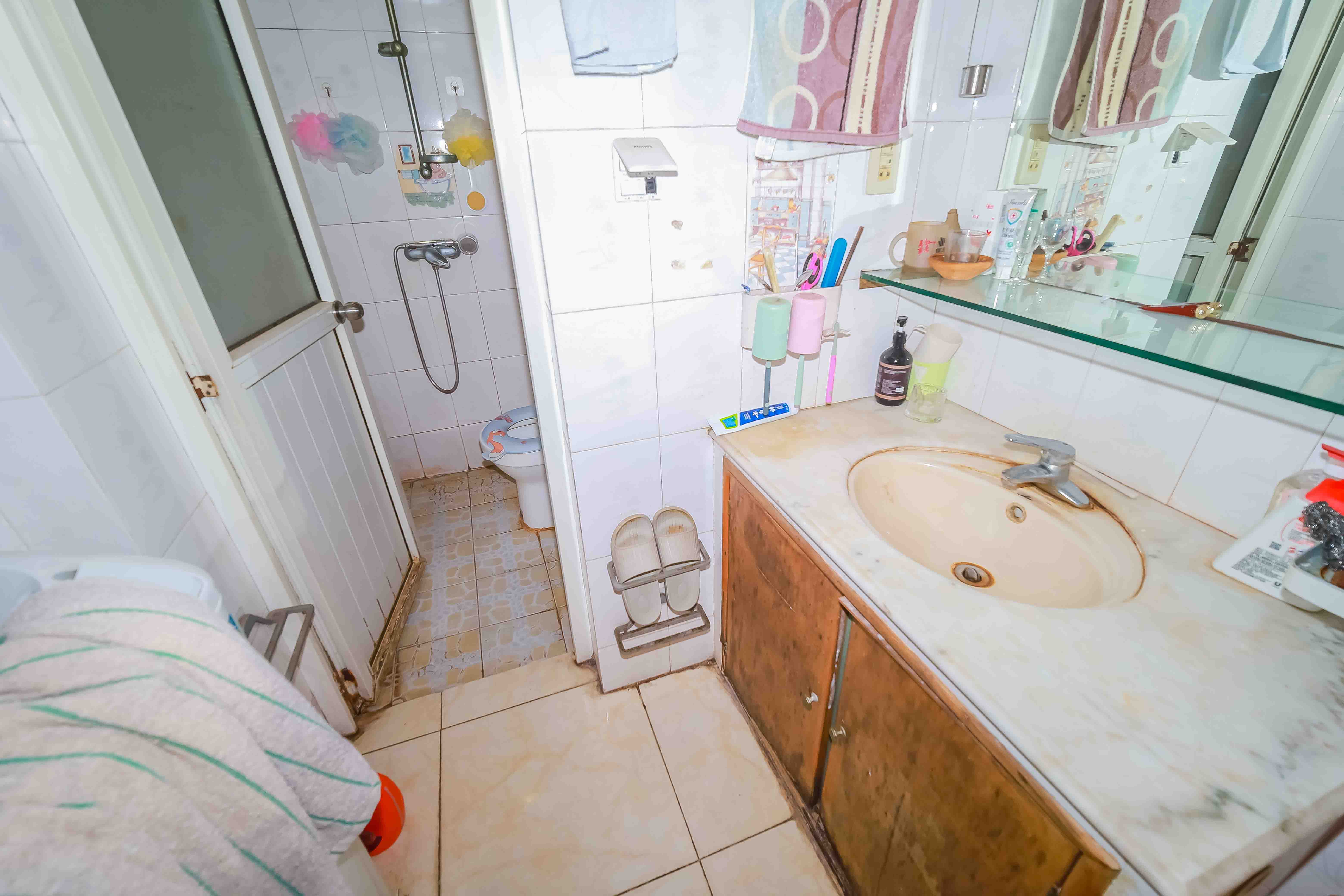 湖南石油化学工业局小区(侯家塘化工厅) 2室2厅1卫 55.0万 湖南石油化学工业局小区(侯家塘化工厅) 2室2厅1卫 55.0万其他