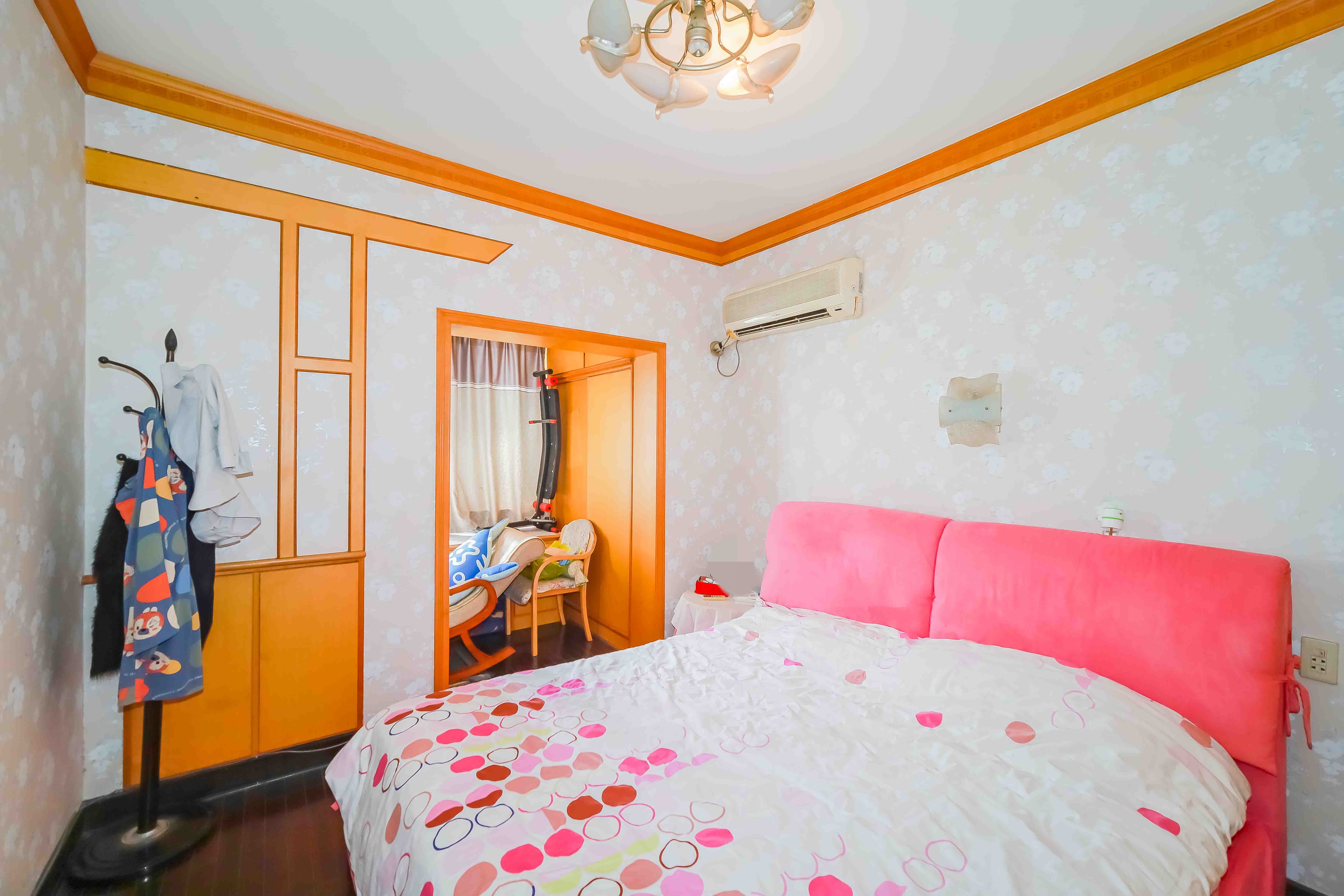 湖南石油化学工业局小区(侯家塘化工厅) 2室2厅1卫 55.0万 湖南石油化学工业局小区(侯家塘化工厅) 2室2厅1卫 55.0万卧室