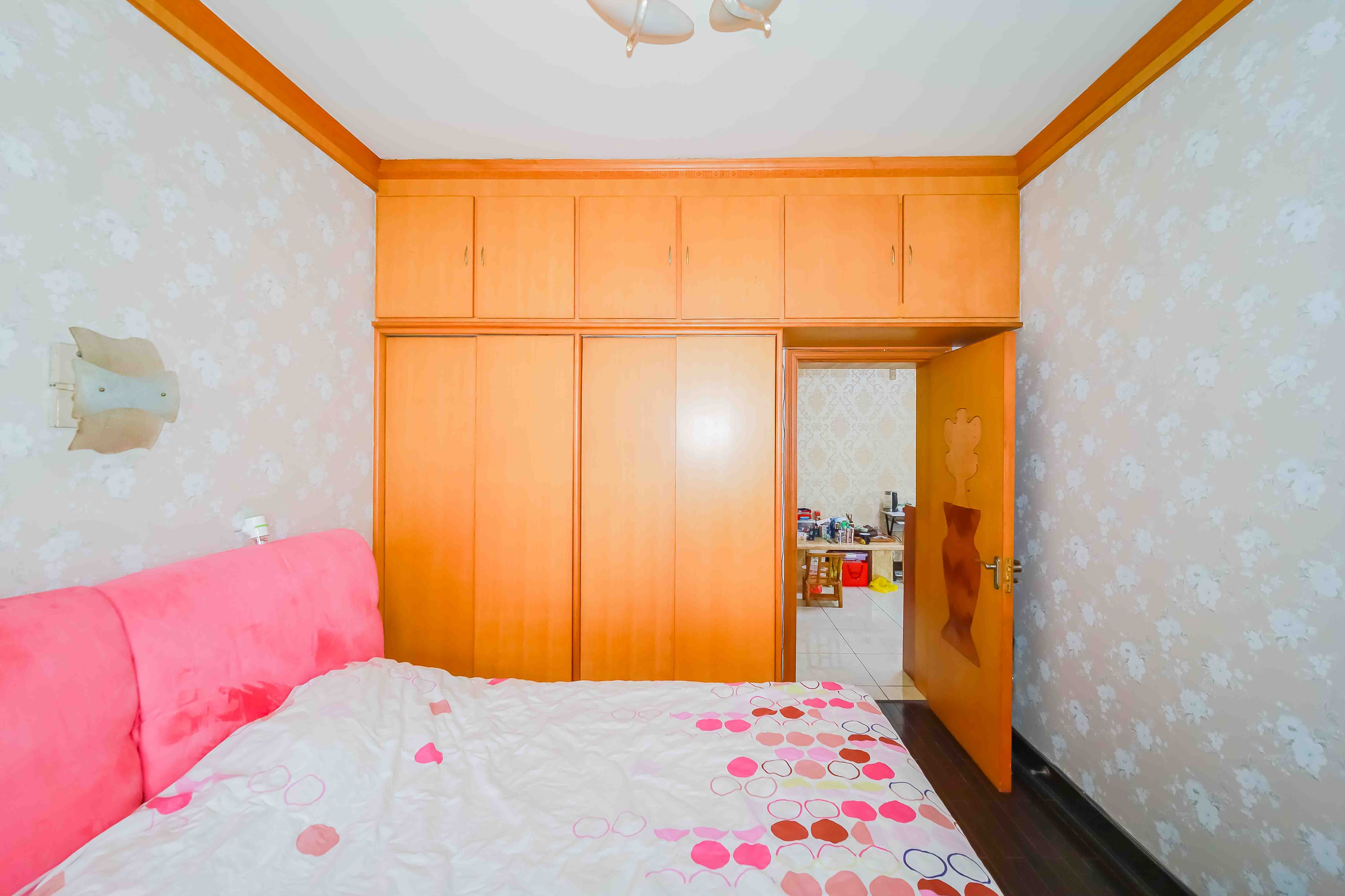 湖南石油化学工业局小区(侯家塘化工厅) 2室2厅1卫 55.0万 湖南石油化学工业局小区(侯家塘化工厅) 2室2厅1卫 55.0万卧室