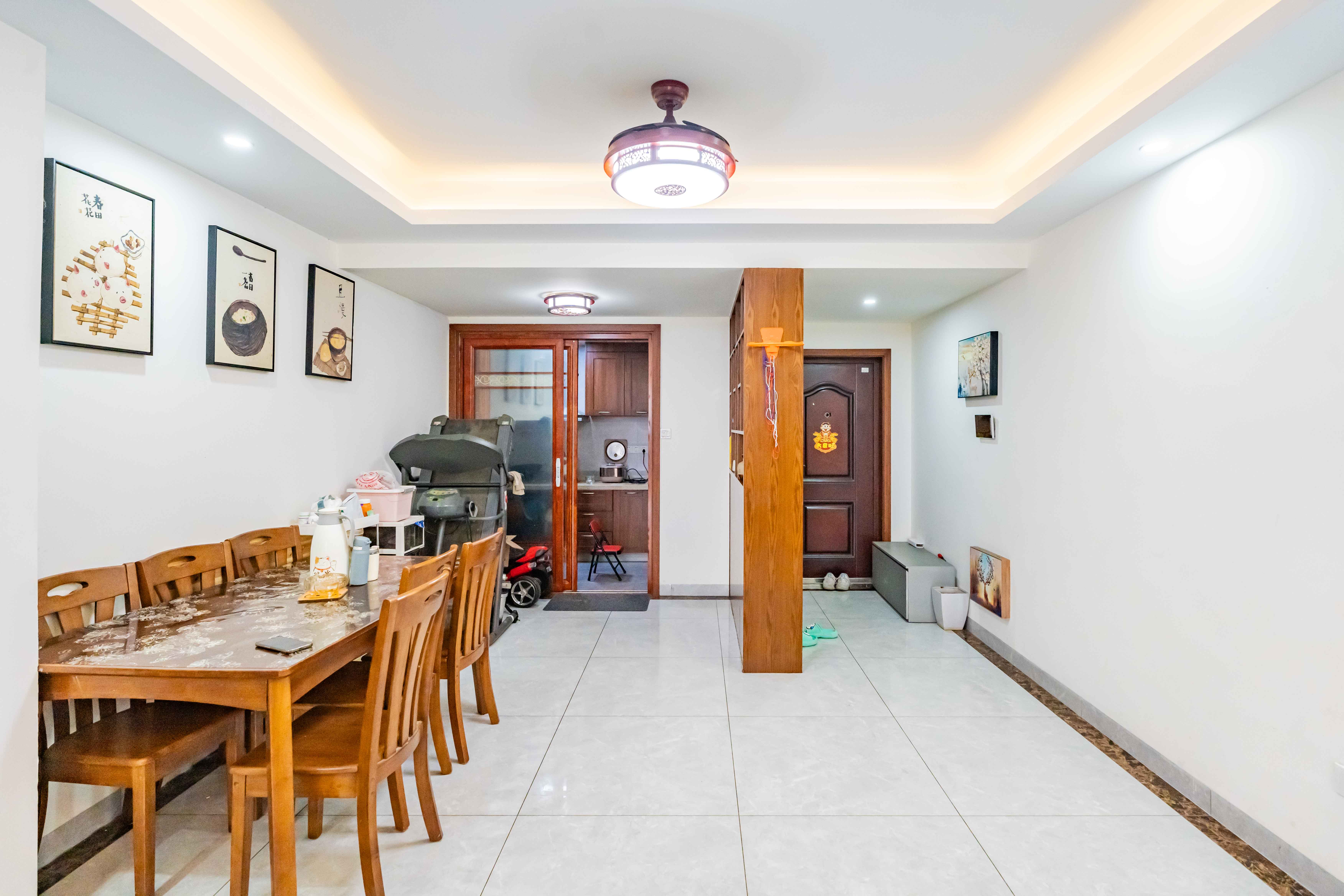 悦湖山 4室2厅2卫 92.0万 悦湖山 4室2厅2卫 92.0万客厅