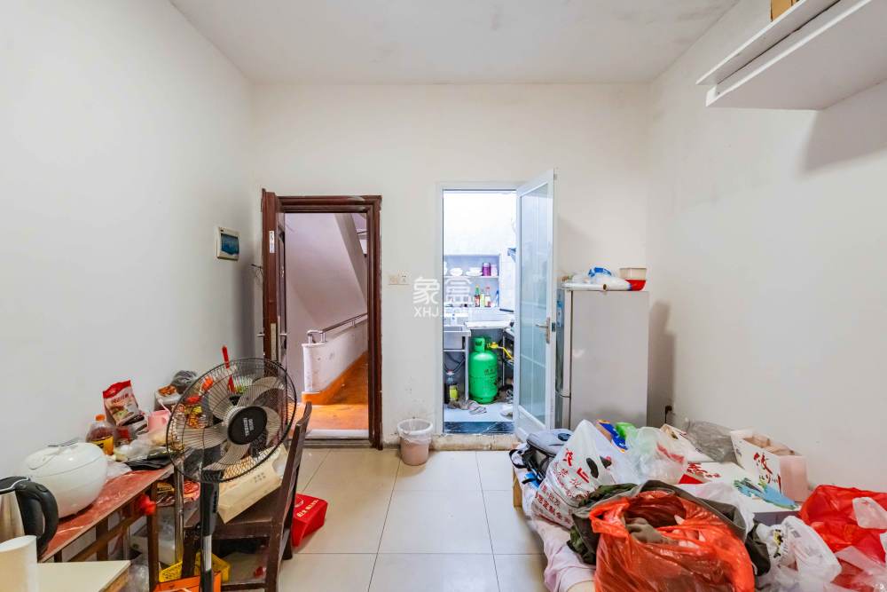 东风二村社区绸厂宿舍  2室1厅0卫    20.0万