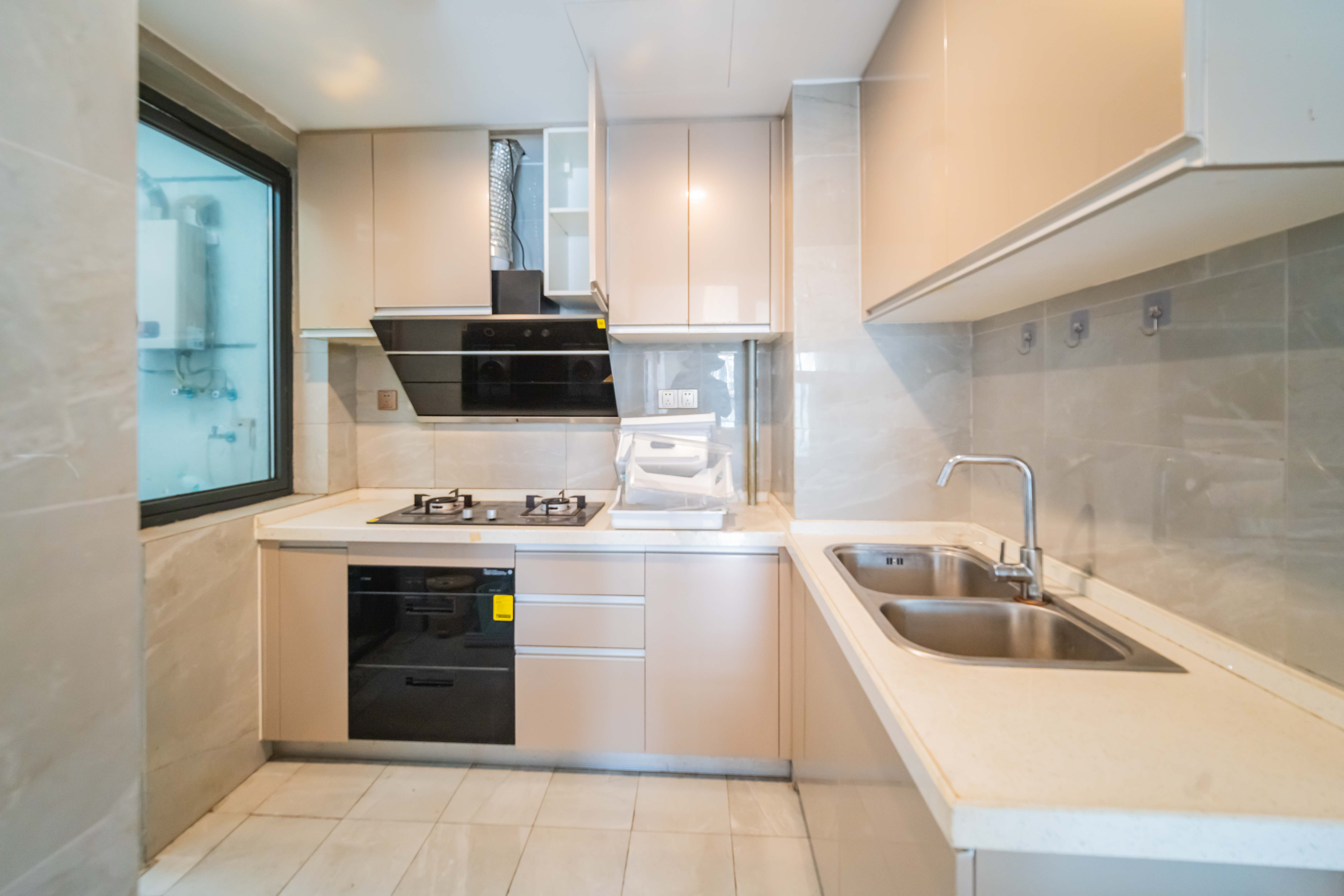 绿地长沙城际空间站(绿地新里佳苑)  3室2厅2卫    126.0万 绿地长沙城际空间站(绿地新里佳苑)  3室2厅2卫    126.0万厨房