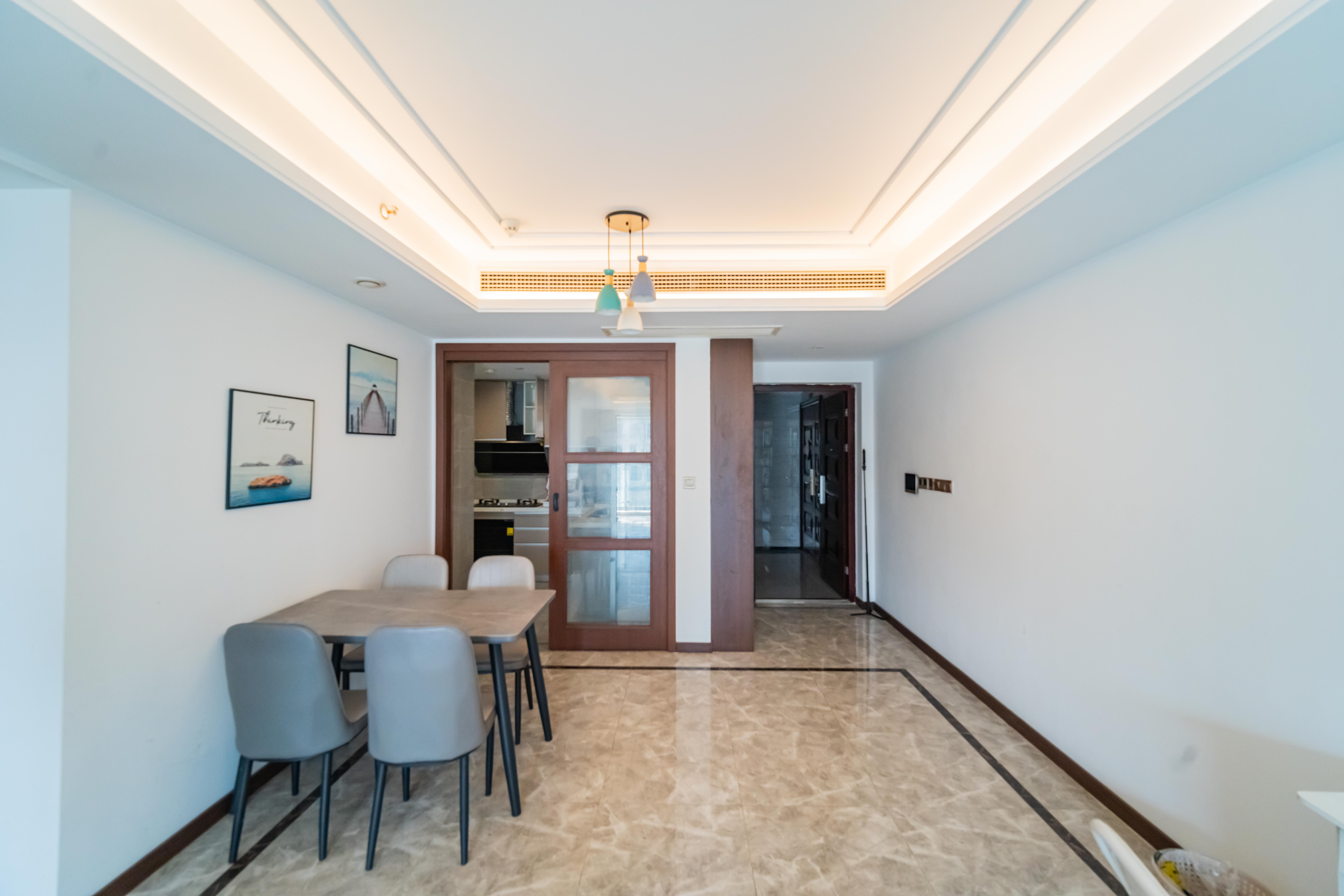 绿地长沙城际空间站(绿地新里佳苑)  3室2厅2卫    126.0万 绿地长沙城际空间站(绿地新里佳苑)  3室2厅2卫    126.0万客厅