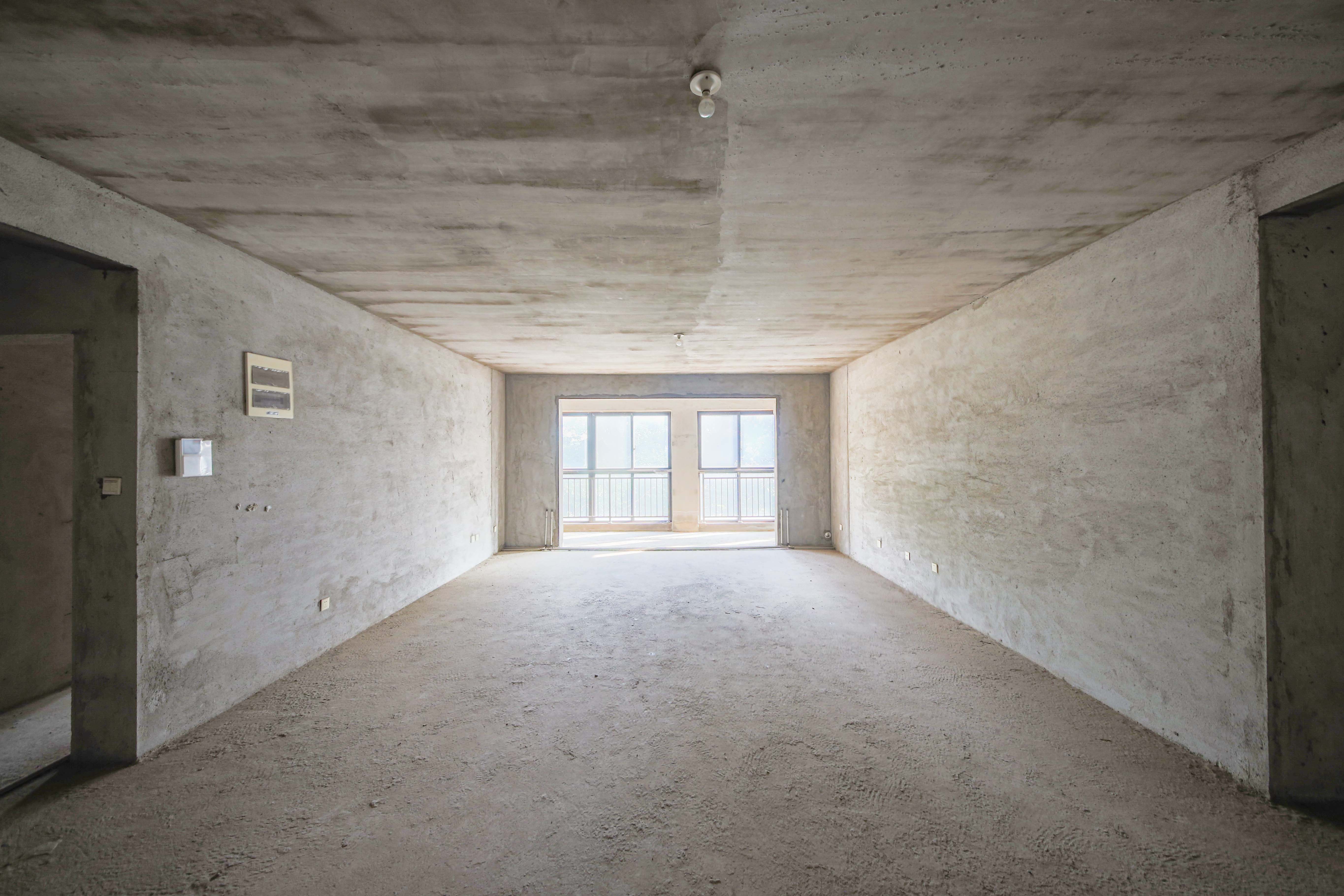 天心金桂园住宅小区  5室2厅2卫    172.0万 天心金桂园住宅小区  5室2厅2卫    172.0万客厅