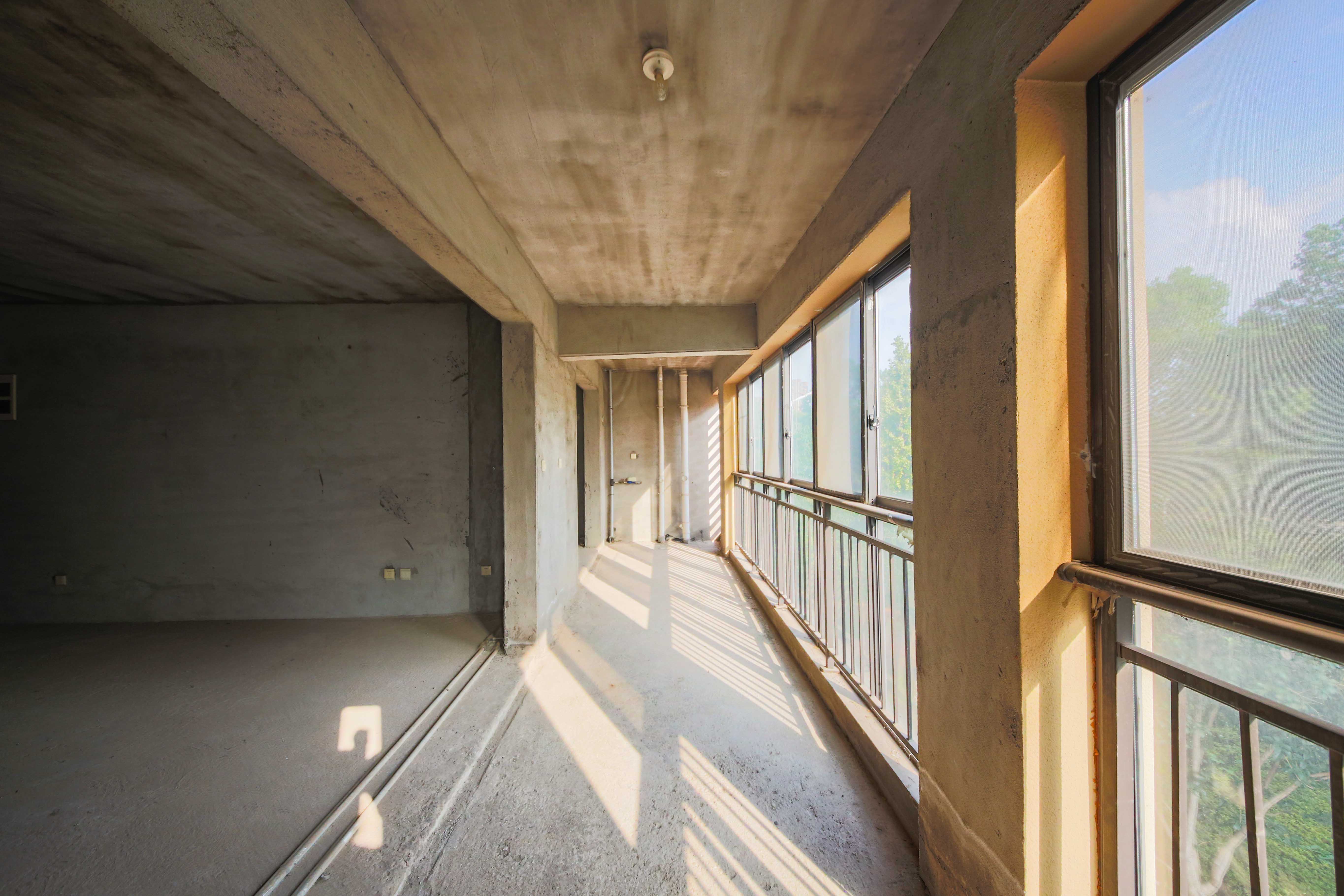 天心金桂园住宅小区  5室2厅2卫    172.0万 天心金桂园住宅小区  5室2厅2卫    172.0万阳台