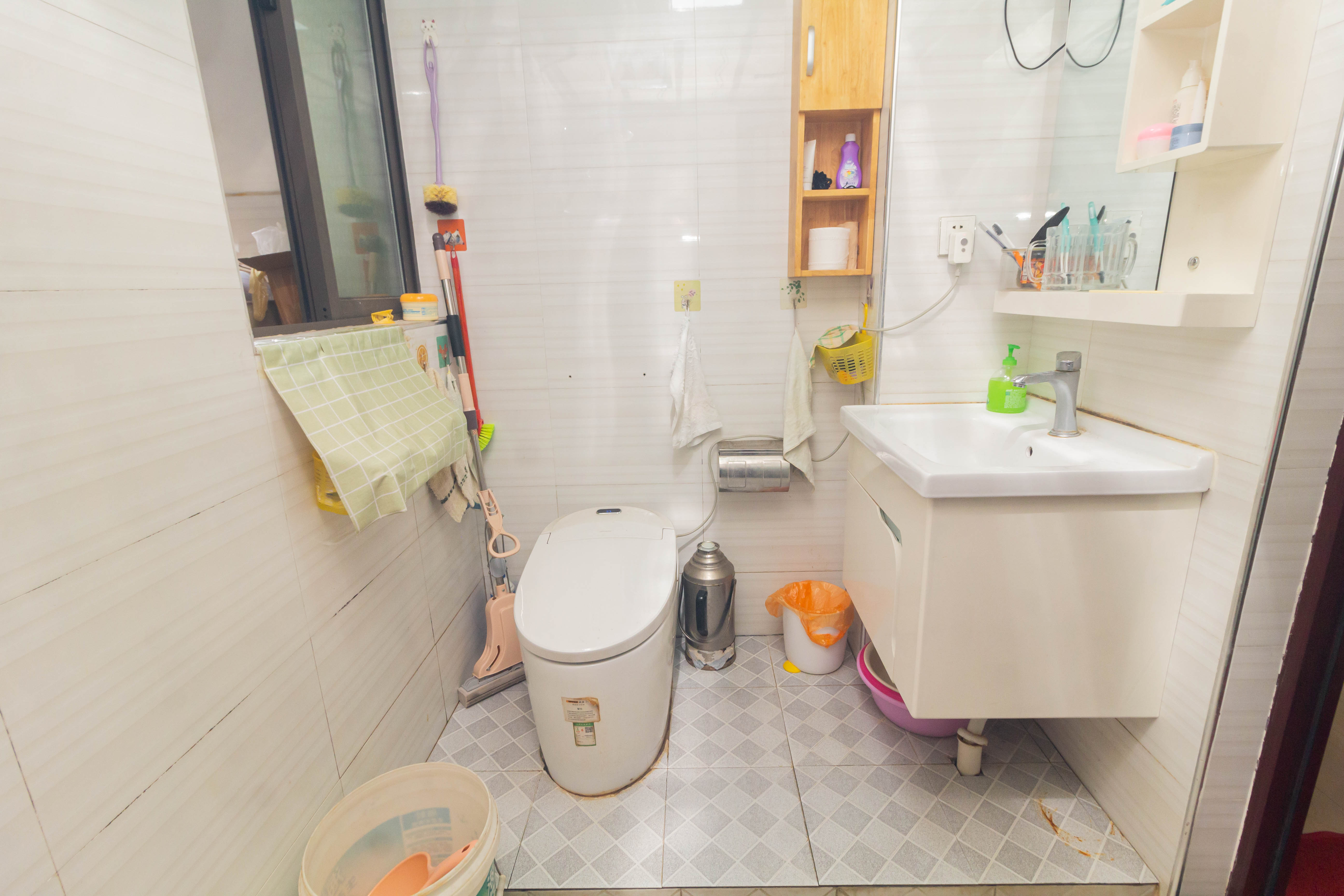 旭辉华庭 3室2厅1卫 44.8万 旭辉华庭 3室2厅1卫 44.8万卫生间