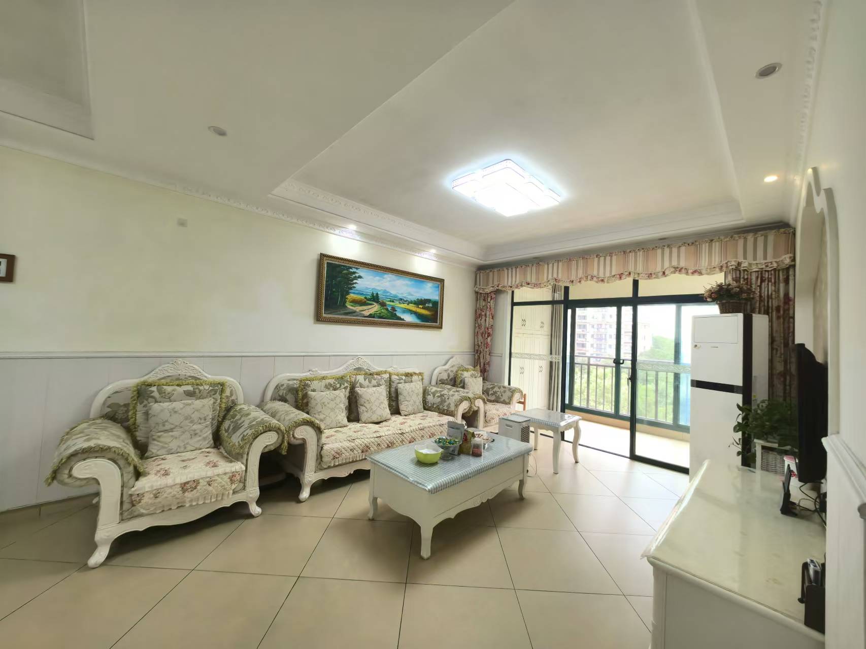 经世皇城 3室2厅2卫 48.0万 经世皇城 3室2厅2卫 48.0万室内图