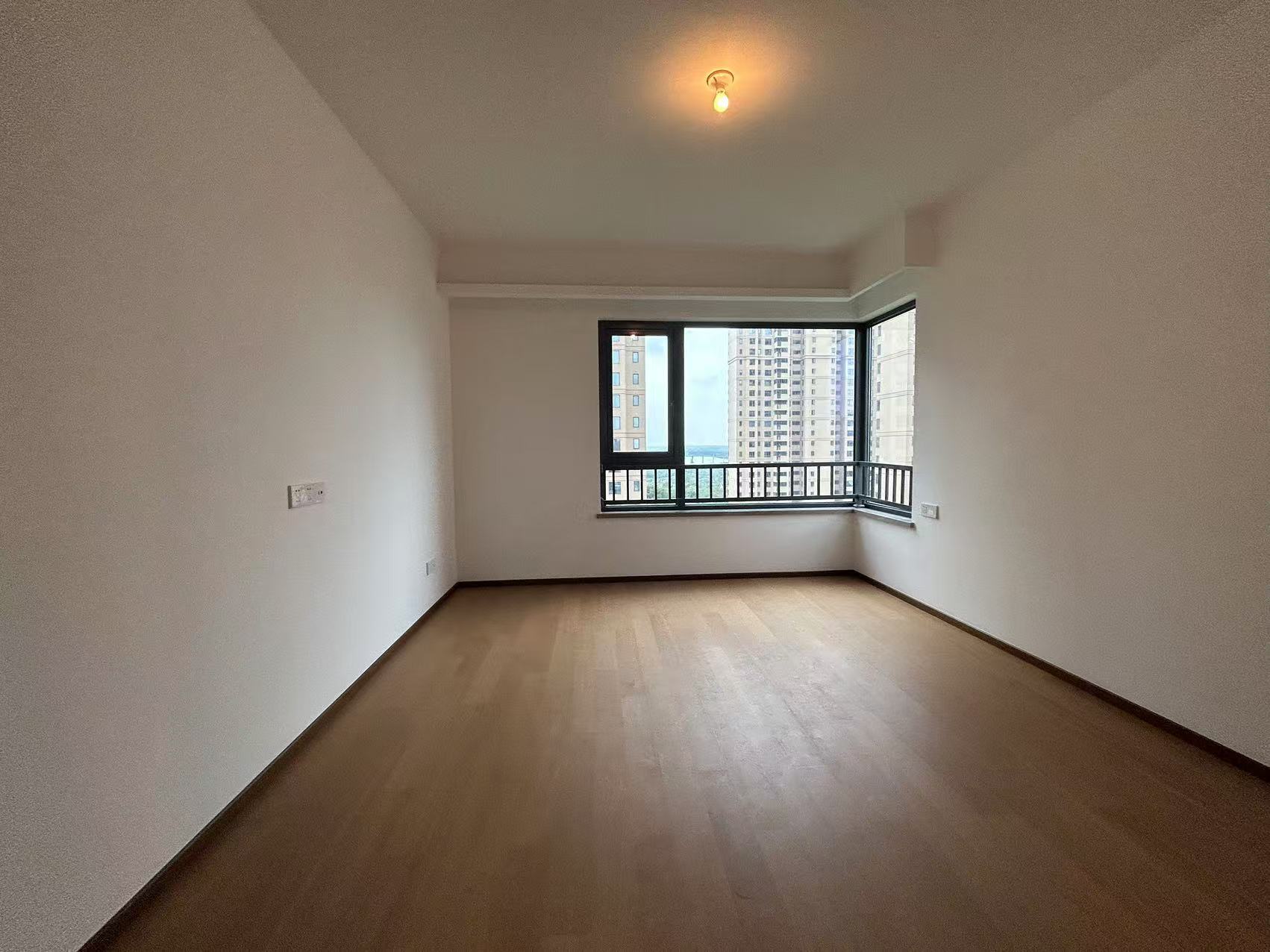 晋合湘水湾六期  4室2厅2卫    185.0万 晋合湘水湾六期  4室2厅2卫    185.0万室内图