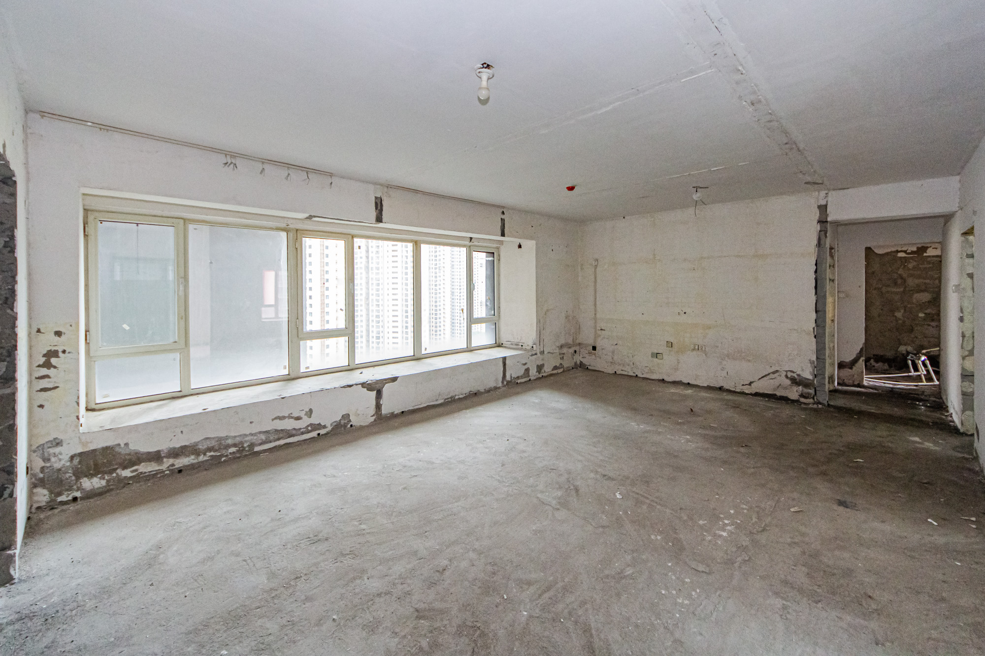 北辰三角洲E3区 5室2厅1卫 158.0万 北辰三角洲E3区 5室2厅1卫 158.0万客厅