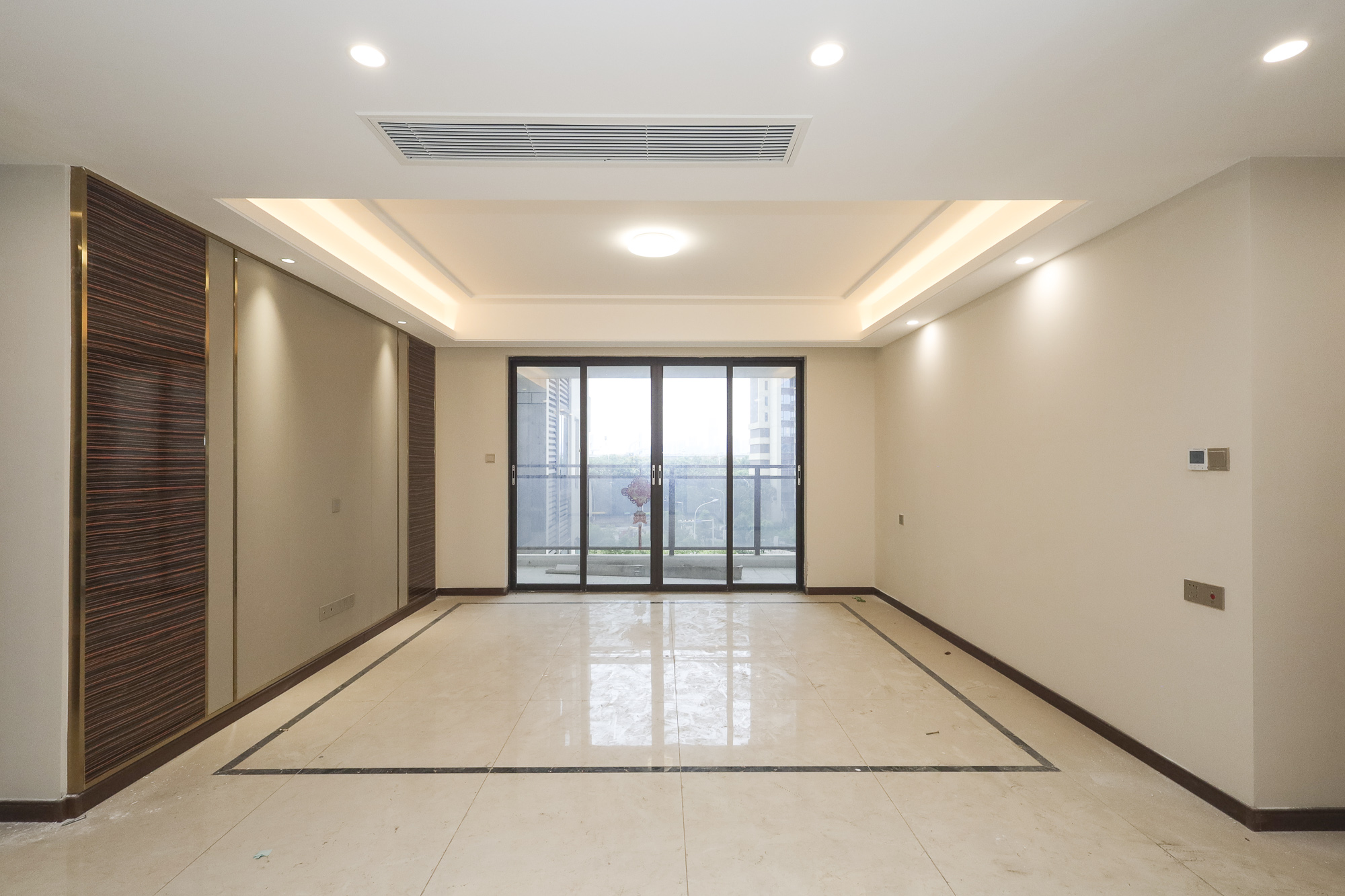 中欣楚天御府  5室2厅2卫   255.00万