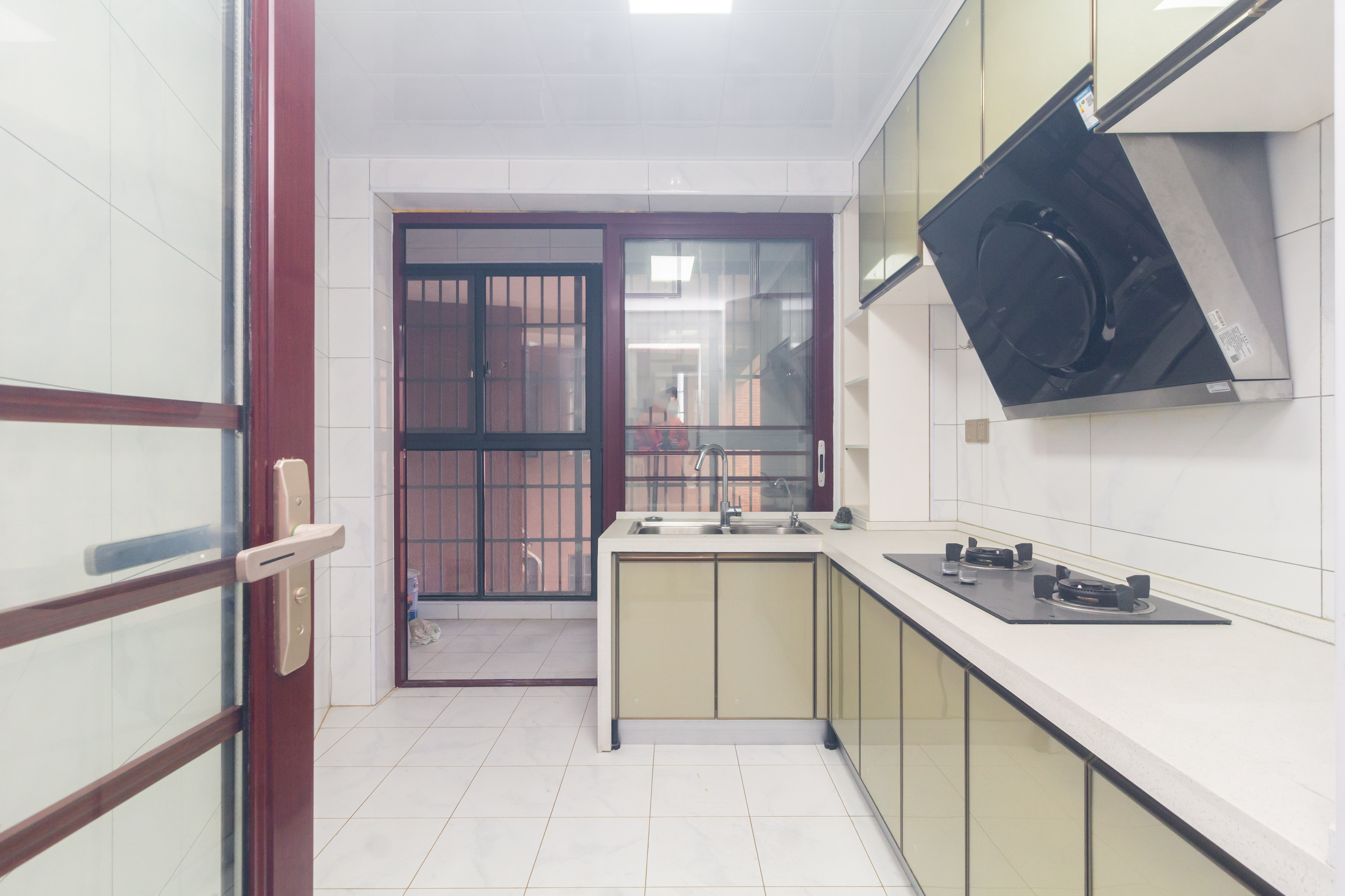 海德公园 4室2厅2卫 89.8万 海德公园 4室2厅2卫 89.8万厨房