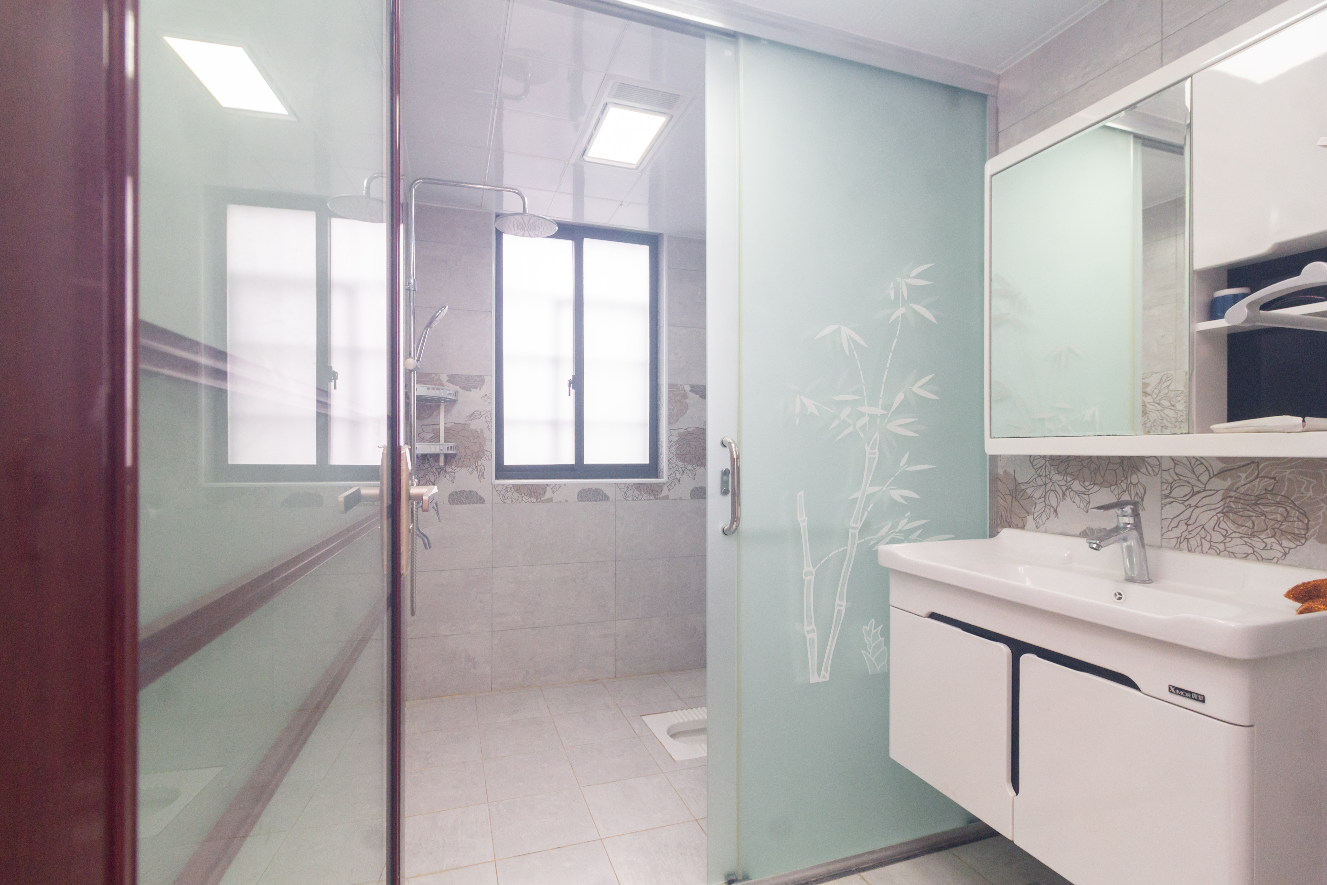 海德公园 4室2厅2卫 89.8万 海德公园 4室2厅2卫 89.8万卫生间