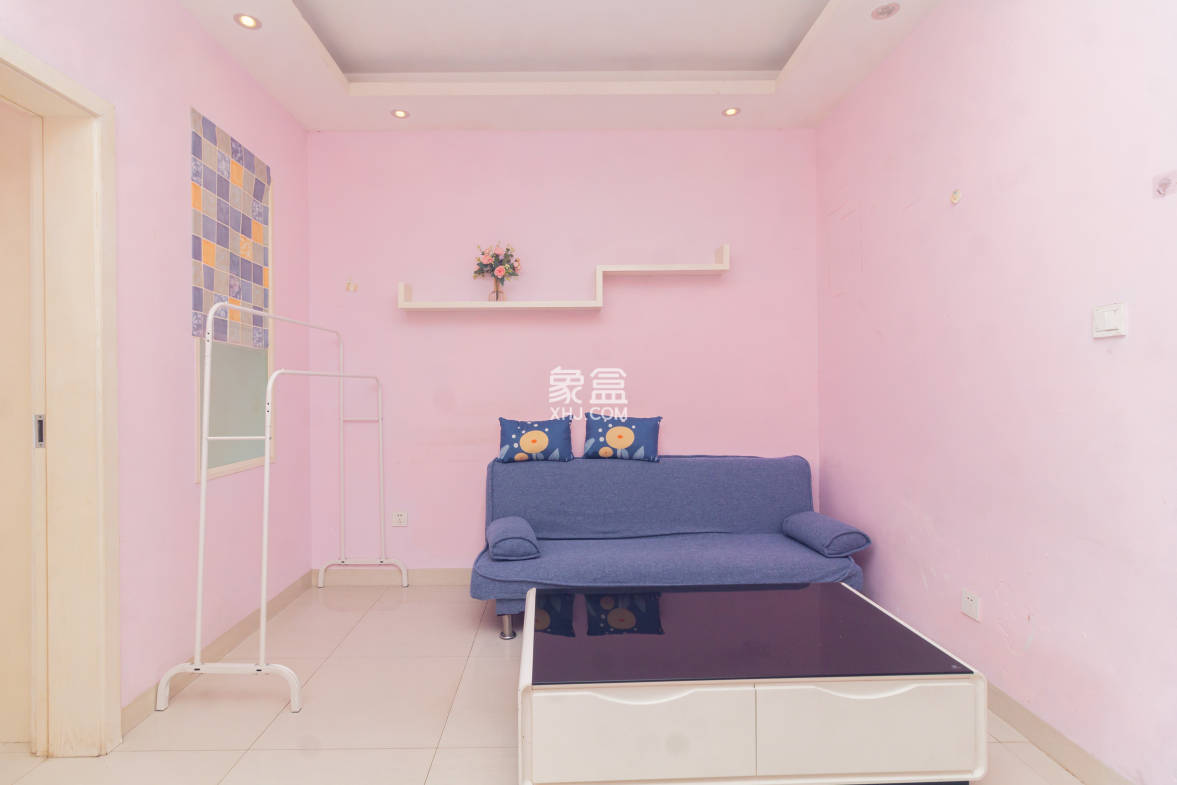 方略90公馆  1室1厅1卫    22.0万 方略90公馆  1室1厅1卫    22.0万客厅