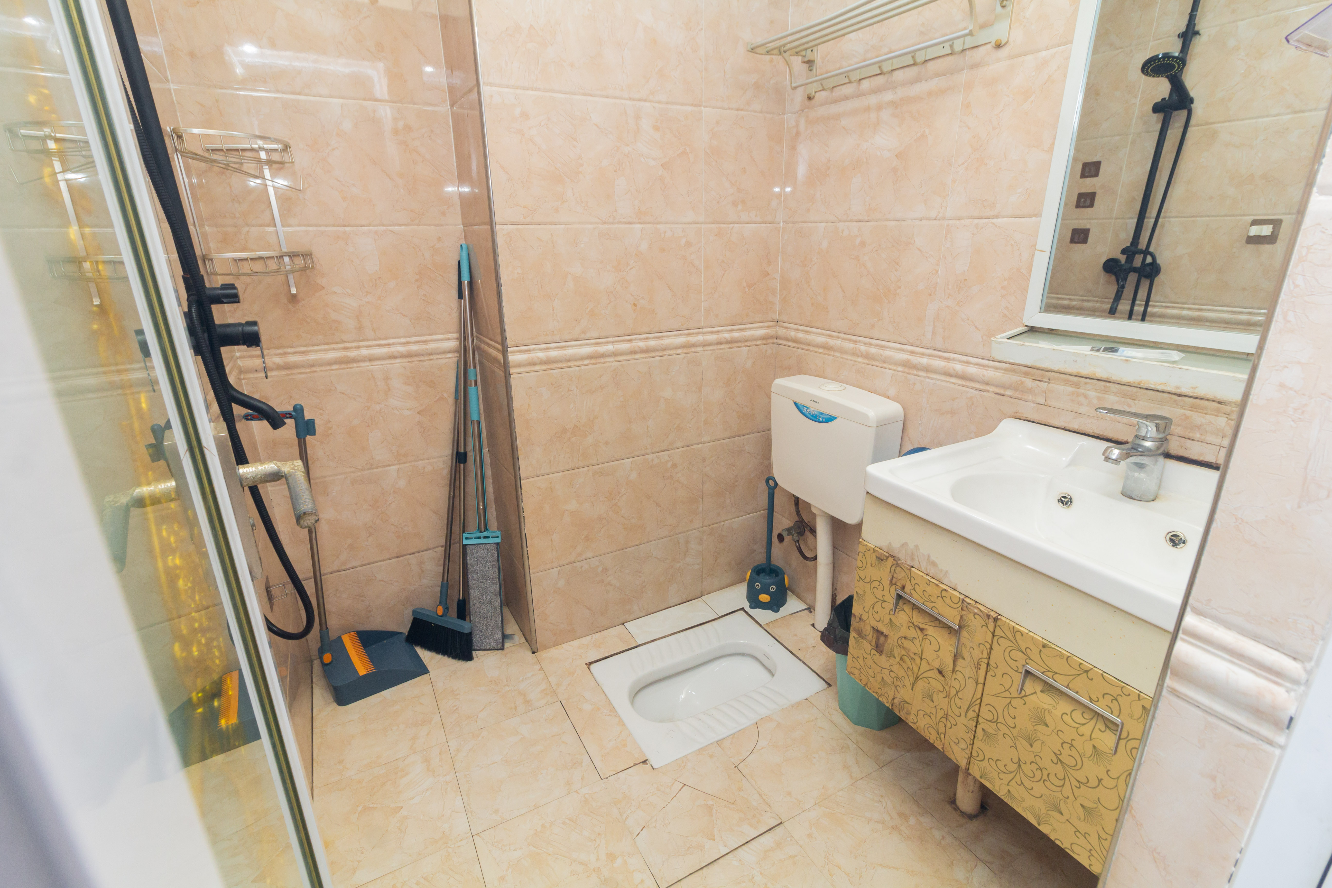 方略90公馆  1室1厅1卫    22.0万 方略90公馆  1室1厅1卫    22.0万卫生间