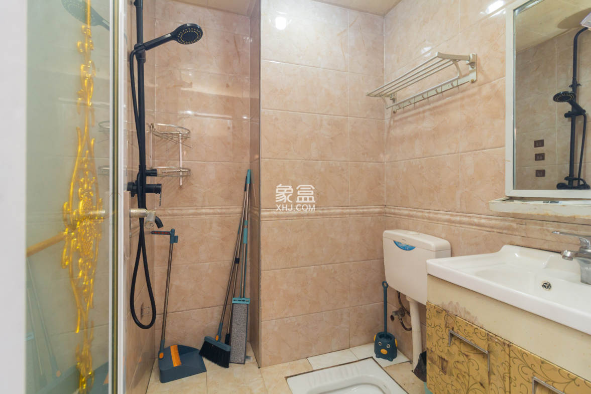 方略90公馆  1室1厅1卫    22.0万 方略90公馆  1室1厅1卫    22.0万卫生间