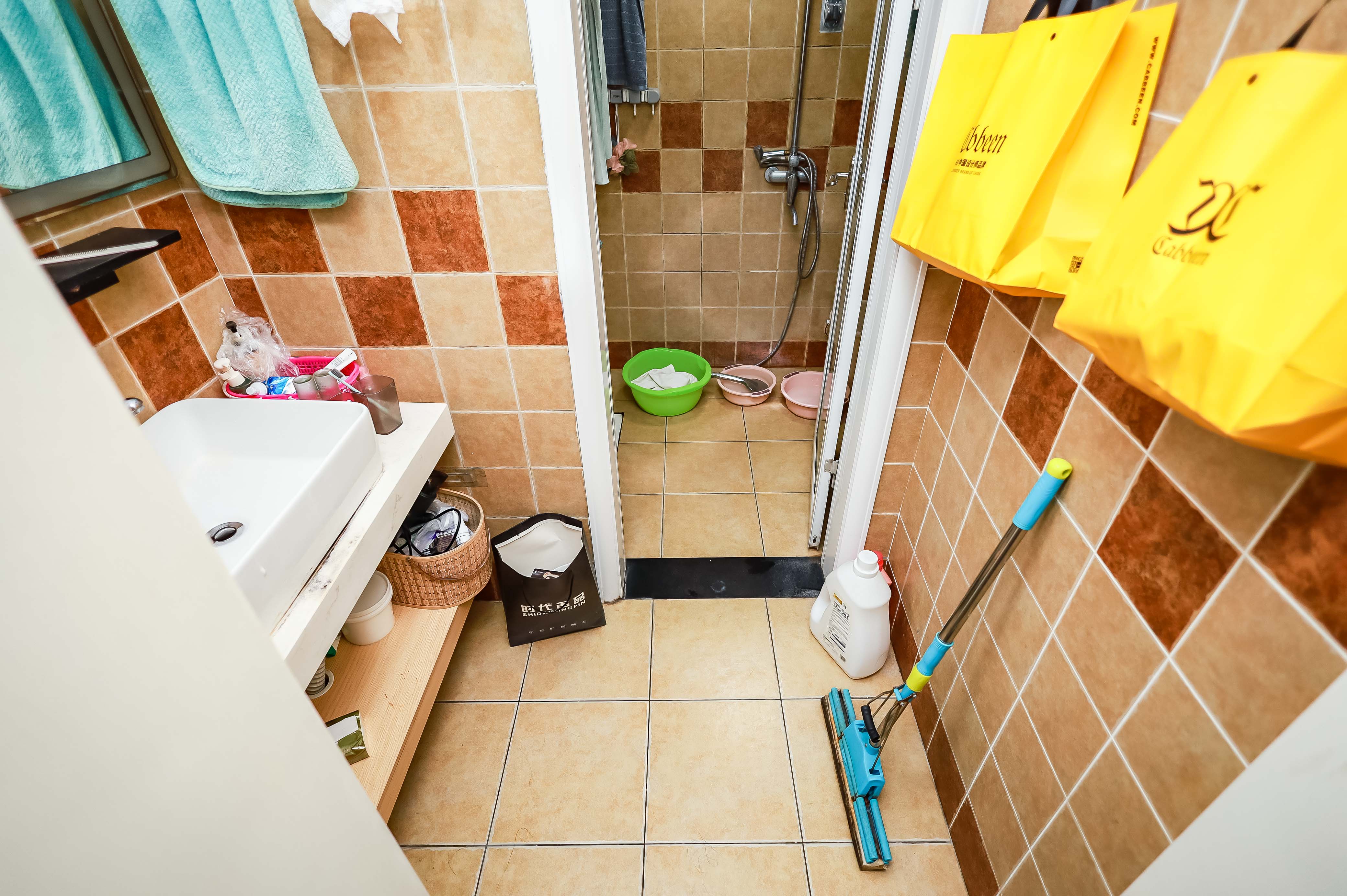 莱茵城  2室1厅1卫    60.0万卫生间