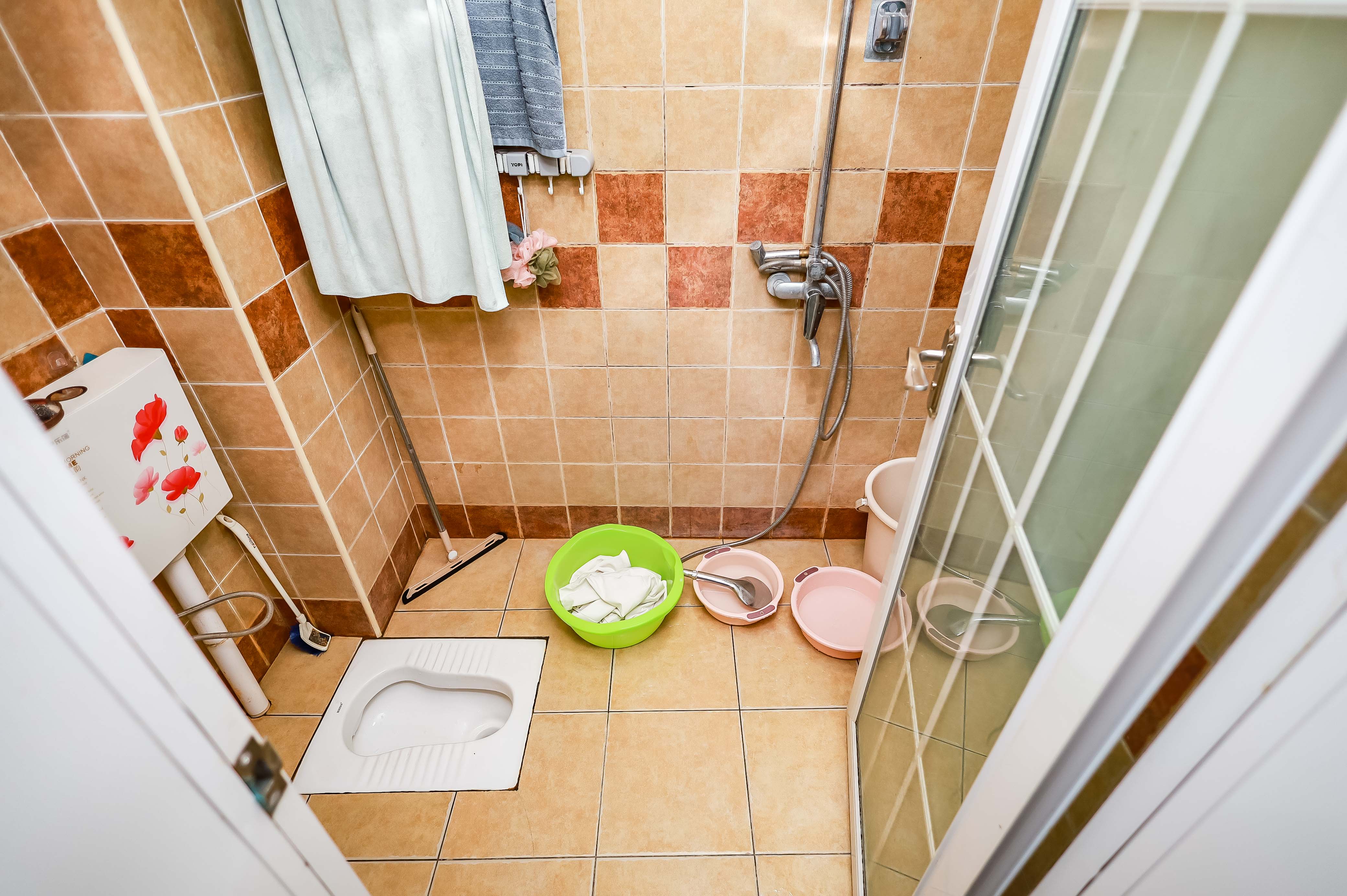 莱茵城  2室1厅1卫    60.0万卫生间