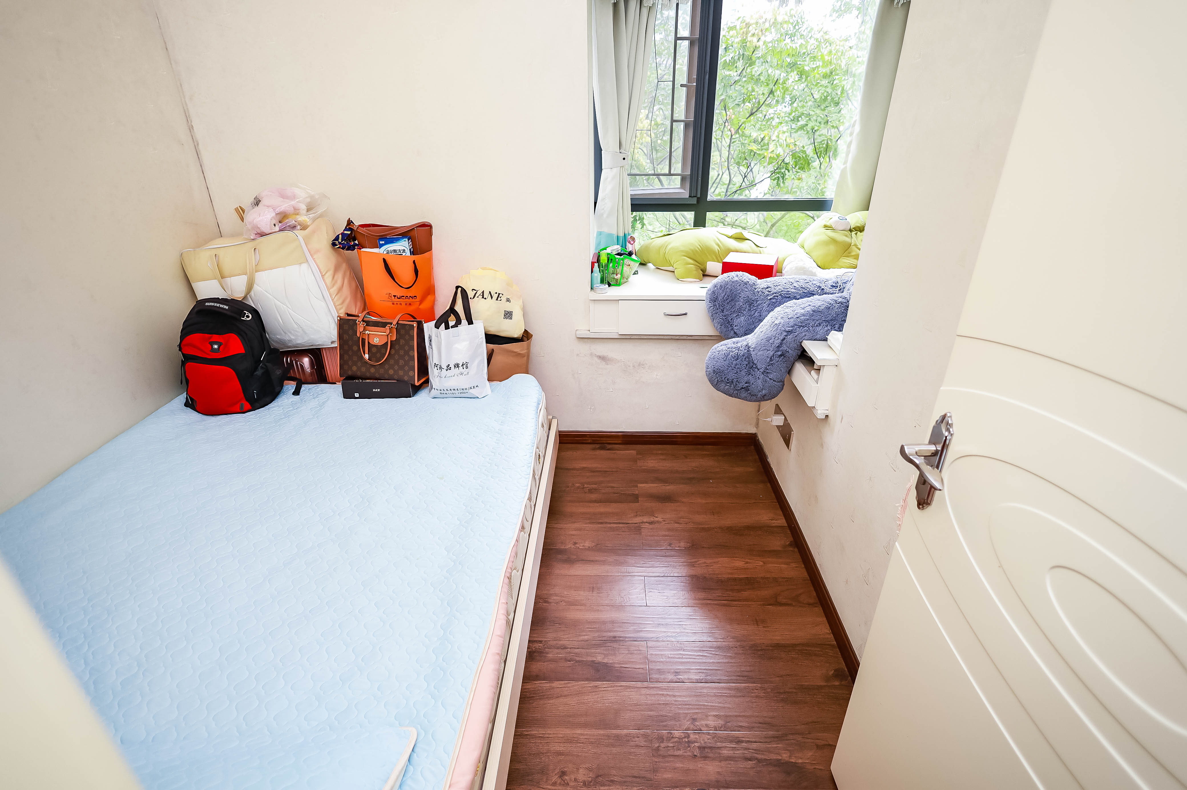 莱茵城  2室1厅1卫    60.0万卧室