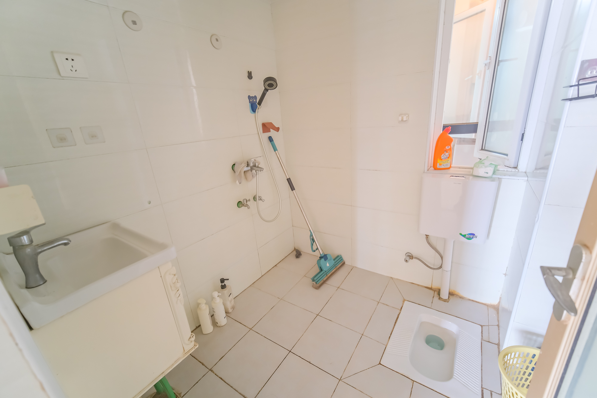 山水湾 3室2厅1卫 62.0万 山水湾 3室2厅1卫 62.0万卫生间