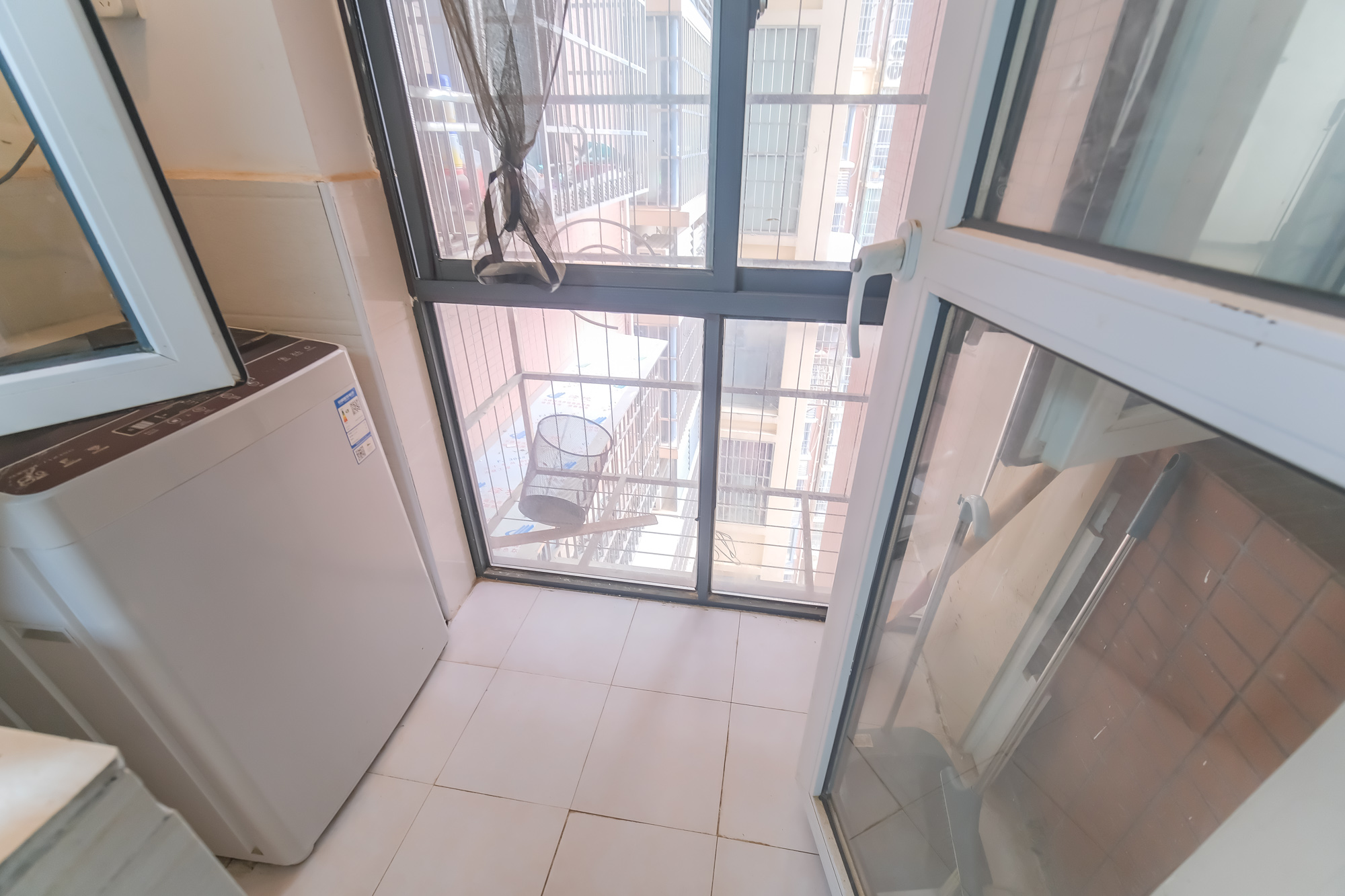 山水湾 3室2厅1卫 62.0万 山水湾 3室2厅1卫 62.0万阳台