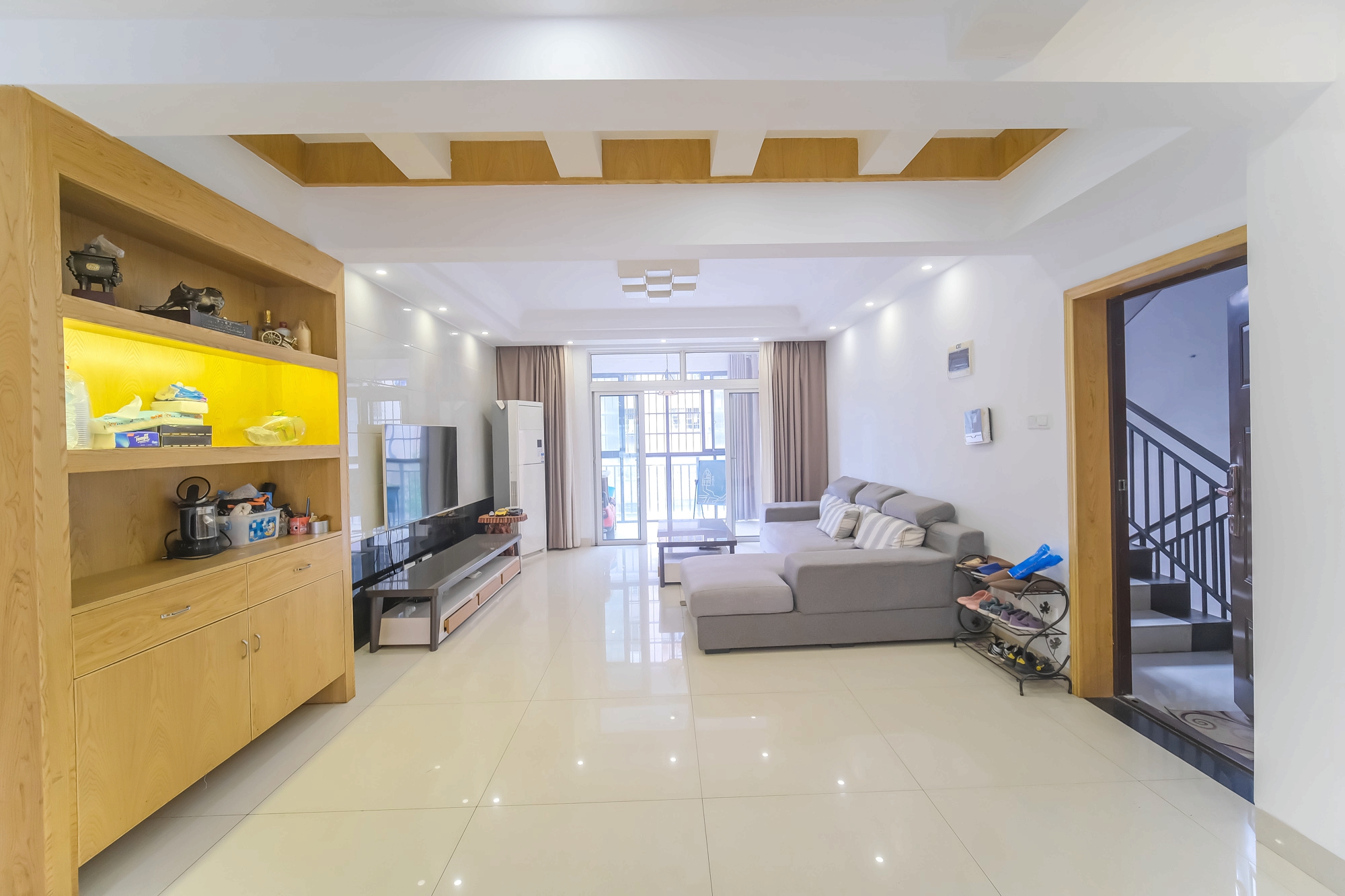 山水湾  3室2厅1卫    88.0万 山水湾  3室2厅1卫    88.0万客厅